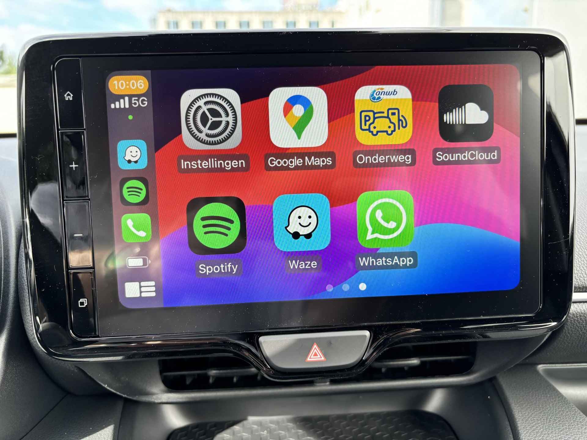 Toyota Yaris 1.5 Hybrid First Edition Limited Stuurverwarming , Apple carplay, Android auto, Lm velgen, Snel leverbaar! - 23/43