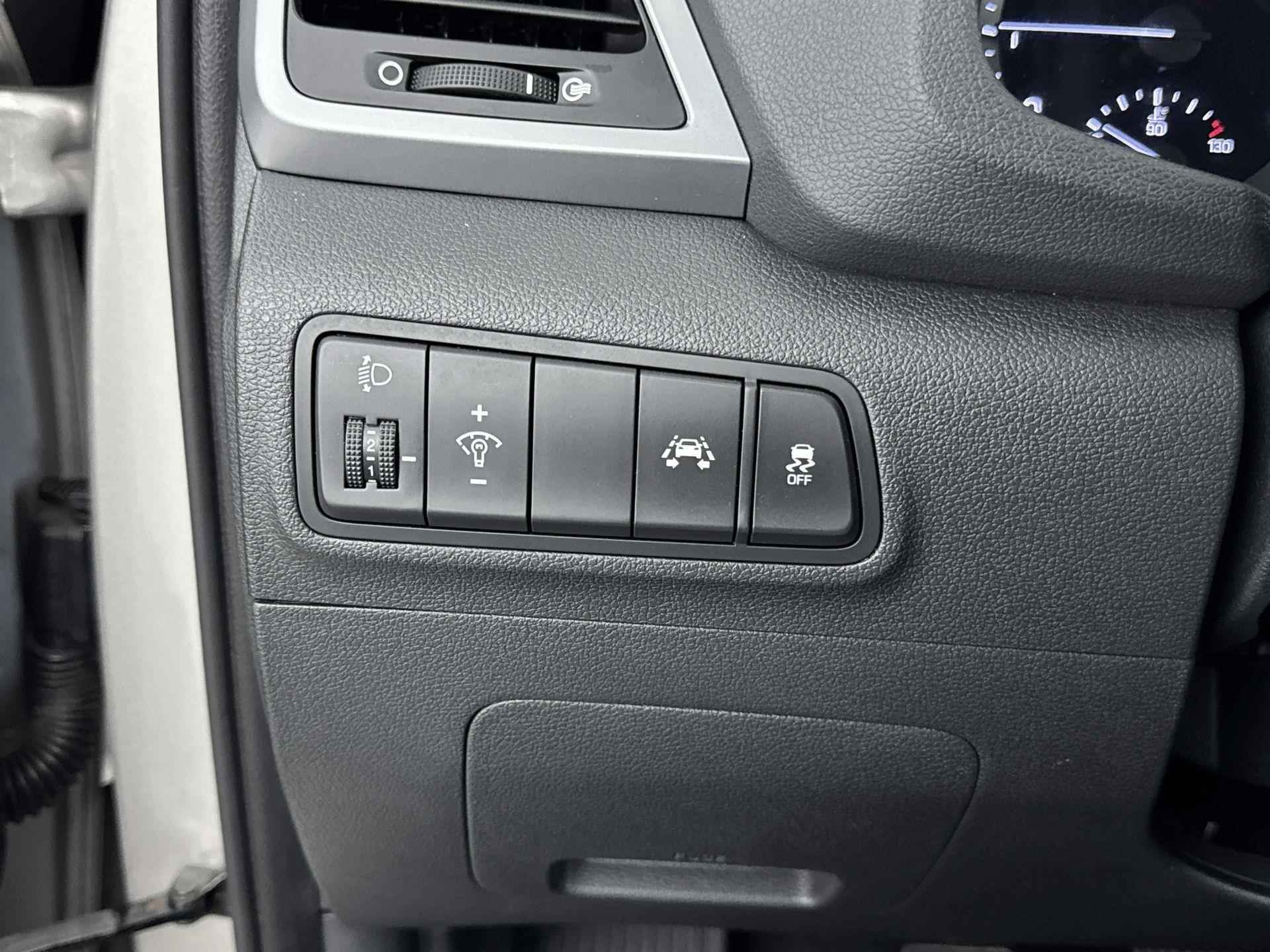 Hyundai Tucson 1.6 132 pk Comfort | Navigatie | Camera | Trekhaak | Stoelverwarming - 14/35