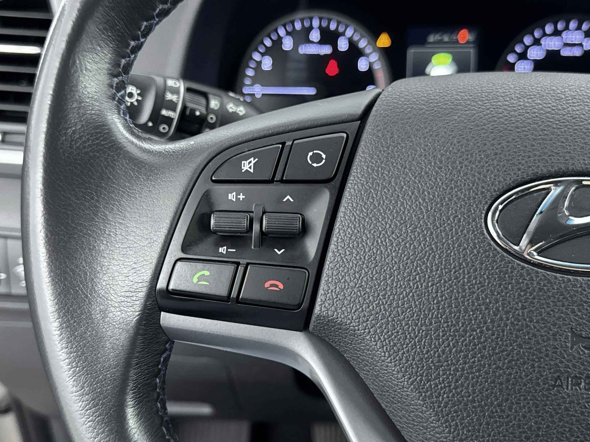 Hyundai Tucson 1.6 132 pk Comfort | Navigatie | Camera | Trekhaak | Stoelverwarming - 18/35