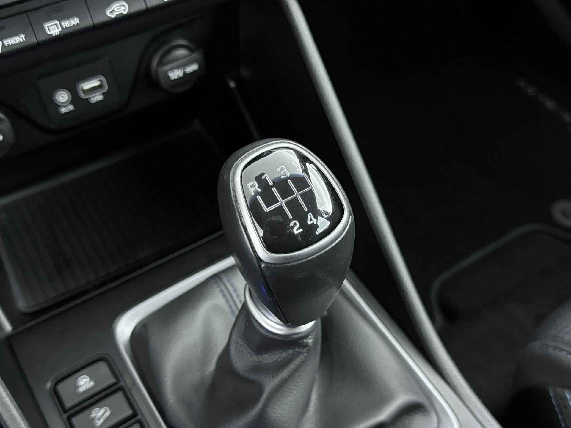 Hyundai Tucson 1.6 132 pk Comfort | Navigatie | Camera | Trekhaak | Stoelverwarming - 22/35