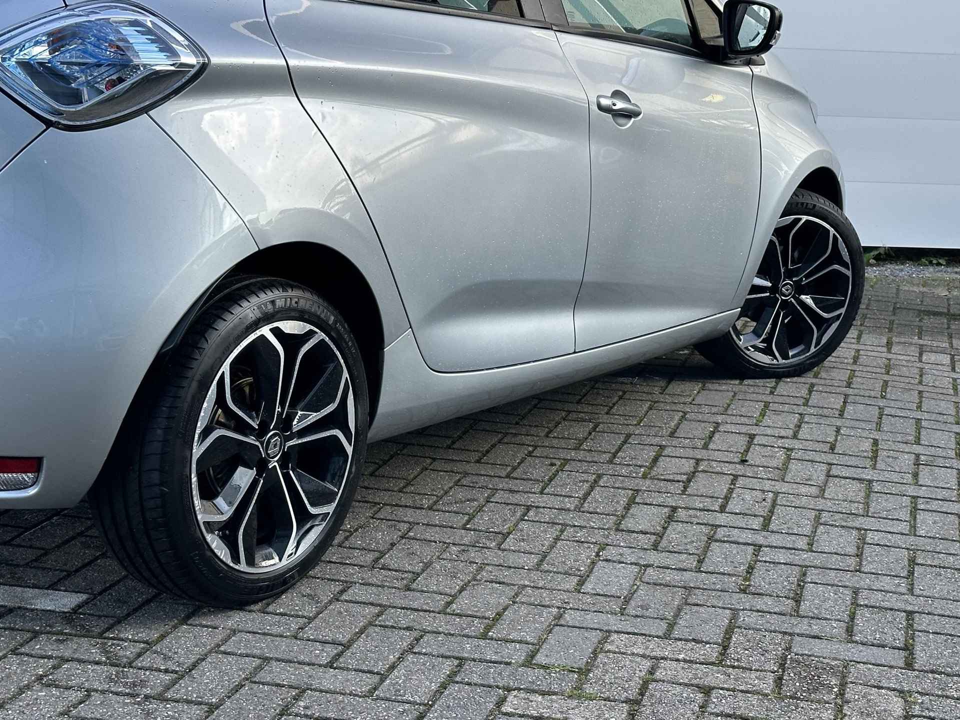 Renault ZOE R110 Limited 41 kWh (Huuraccu) | Parkeersensoren | Navi | Cruise | LMV | Dealer Onderhouden! - 17/33