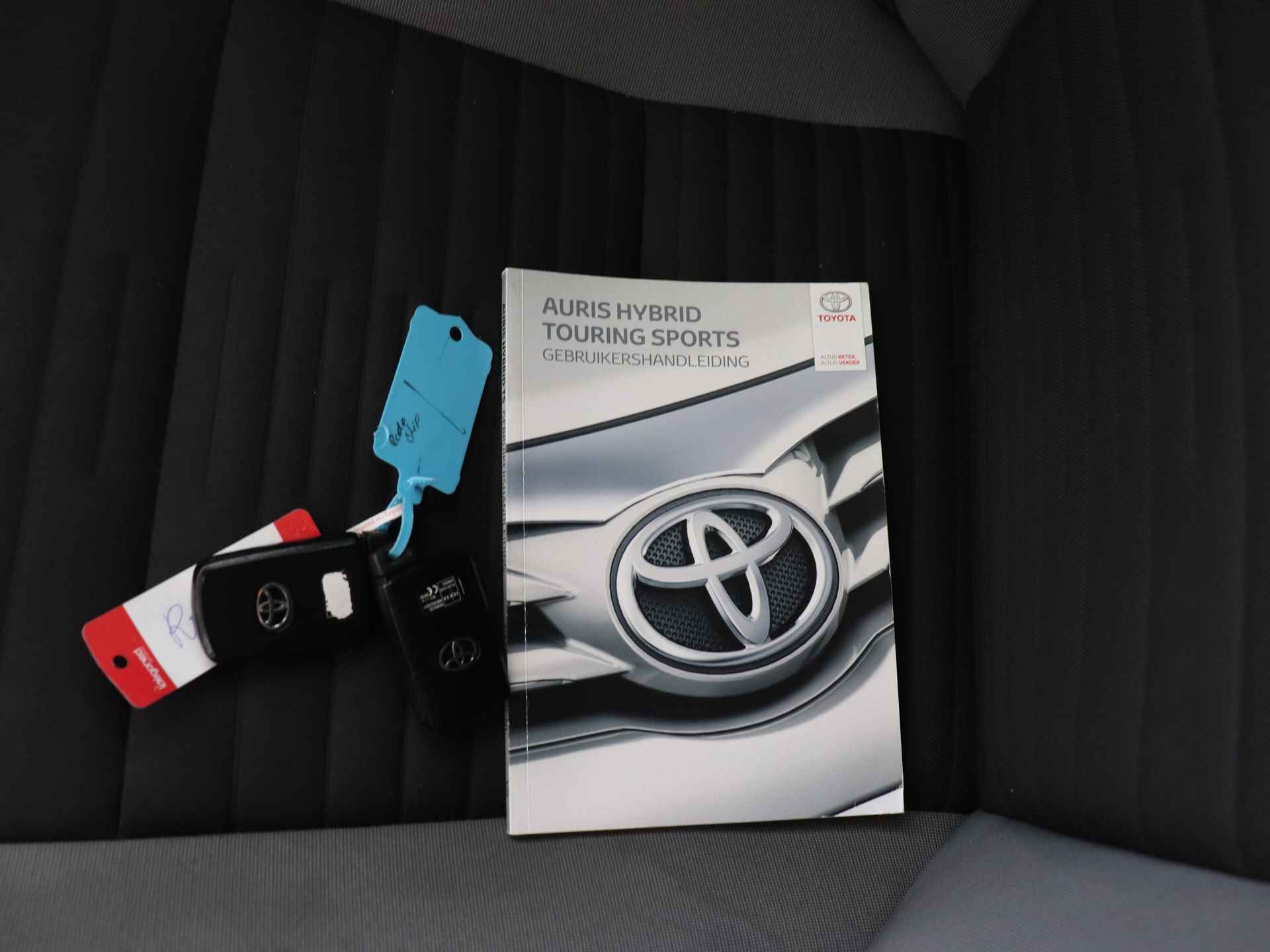 Toyota Auris Touring Sports 1.8 Hybrid Dynamic Limited | Bluetooth | Camera | Climate control | verkocht ovb MB - 11/38