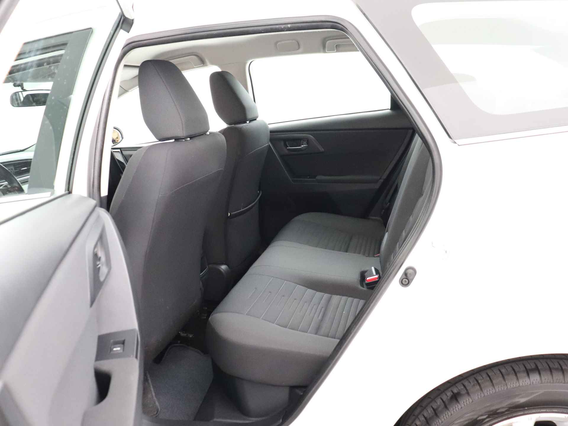 Toyota Auris Touring Sports 1.8 Hybrid Dynamic Limited | Bluetooth | Camera | Climate control | verkocht ovb MB - 16/38
