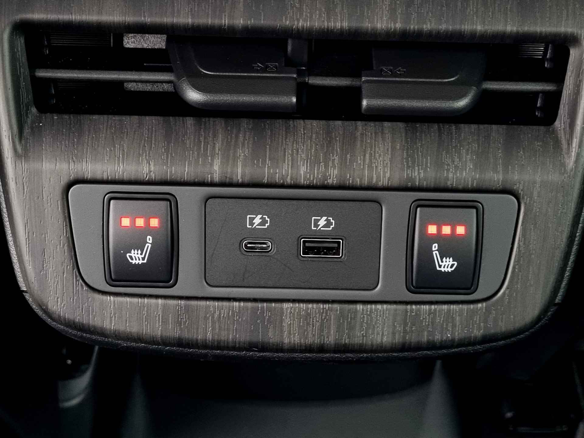 Nissan Ariya Evolve 87 kWh Automaat / 3 Fasen / CCS Snelladen / Elektrisch Schuif-/Kanteldak / Lederen Bekleding - 15/55