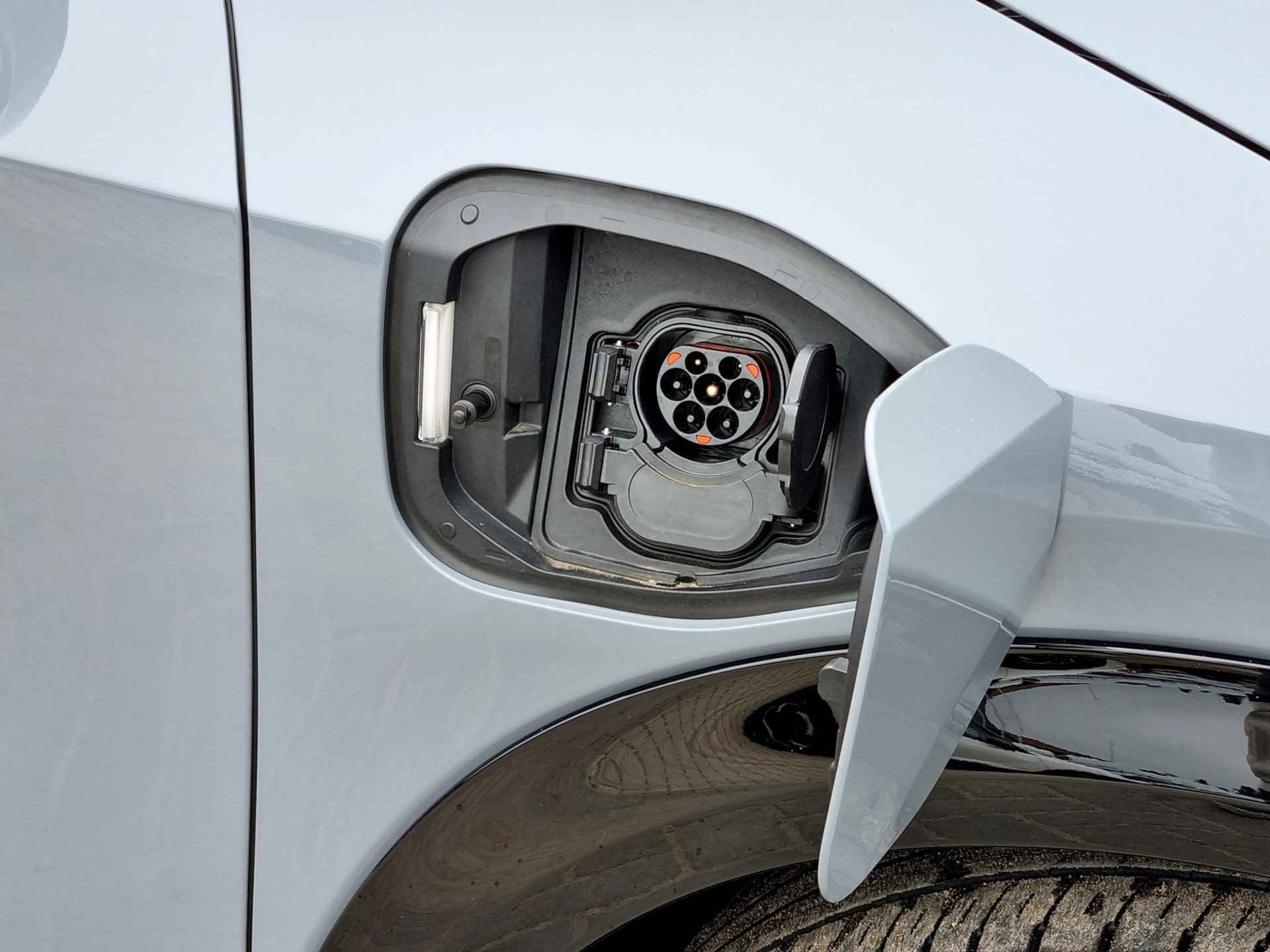 Nissan Ariya Evolve 87 kWh Automaat / 3 Fasen / CCS Snelladen / Elektrisch Schuif-/Kanteldak / Lederen Bekleding - 35/55