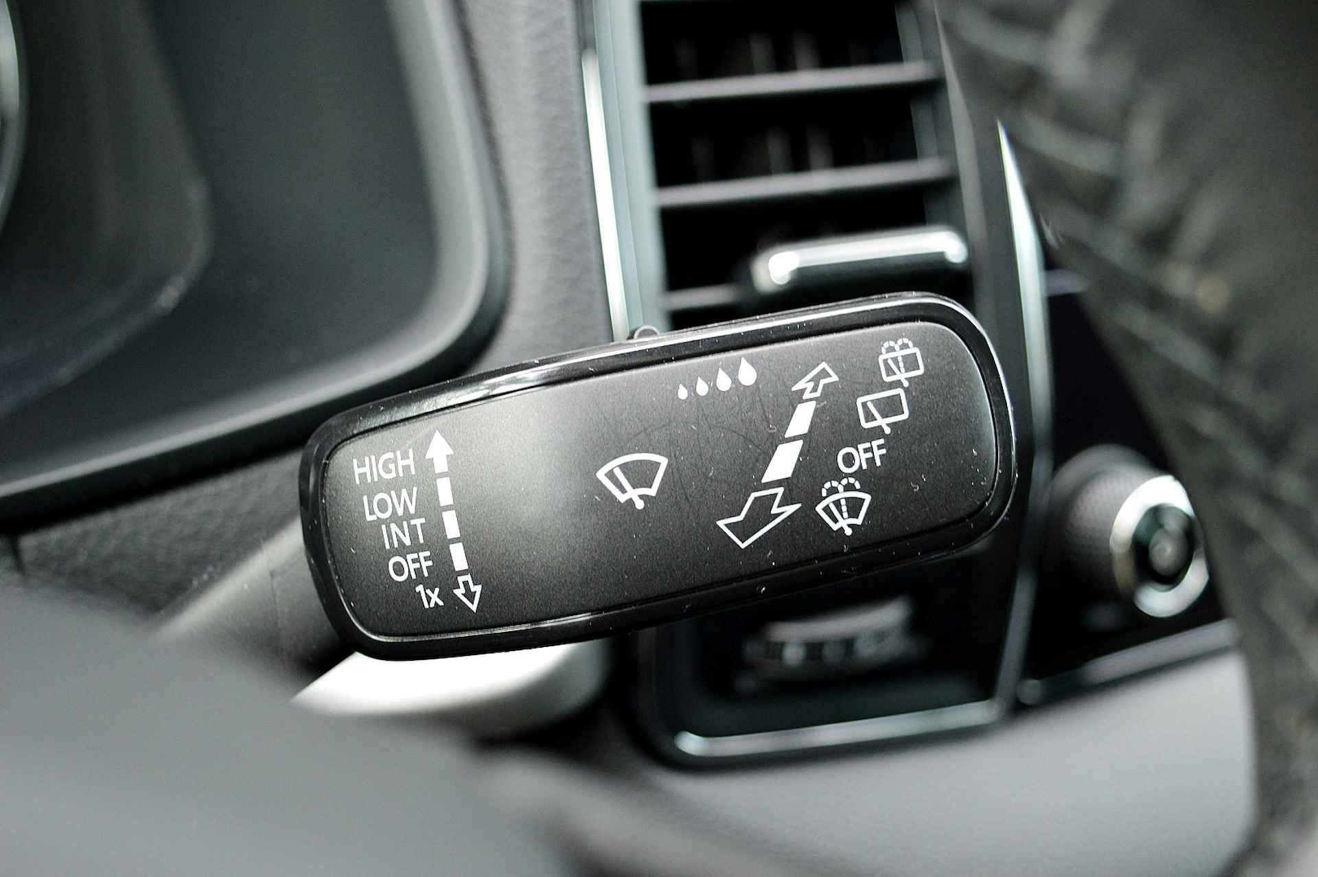 Škoda Karoq 1.0 TSI Clever Edition Rijklaarprijs--Garantie Navigatie Airco Cruise control - 28/31