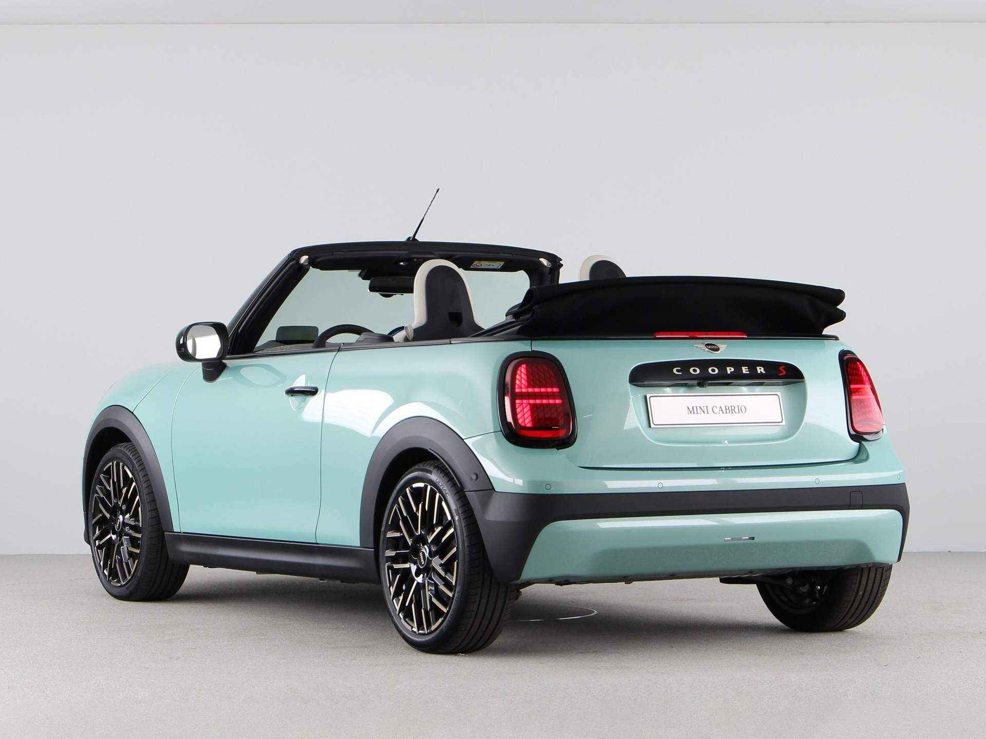 MINI Cooper Cabrio S Favoured Pakket M PRIVATE LEASE EUR 859,- (48 mnd/10.000 km) - 26/33