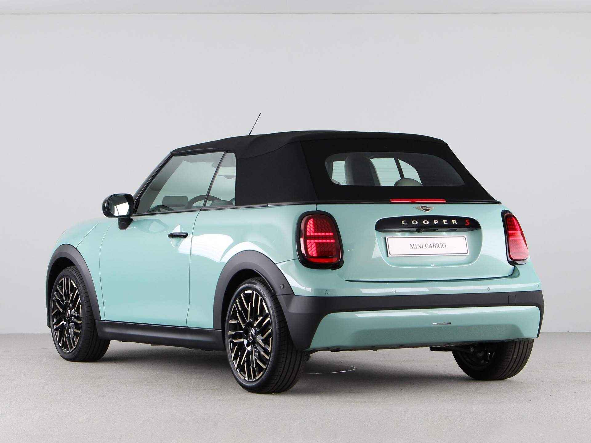 MINI Cooper Cabrio S Favoured Pakket M PRIVATE LEASE EUR 859,- (48 mnd/10.000 km) - 28/33