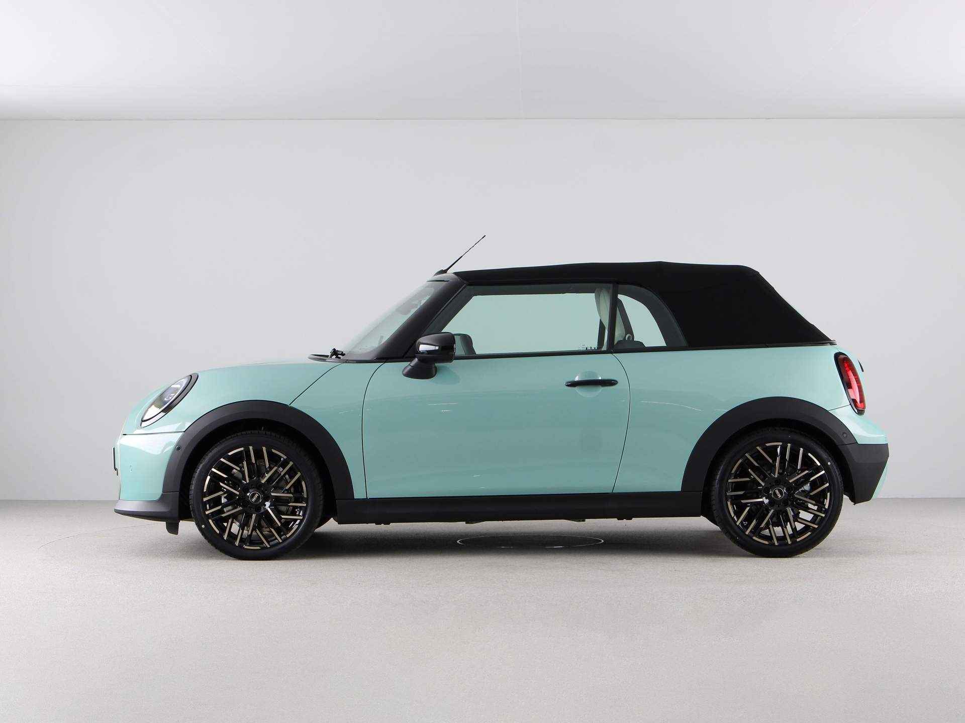 MINI Cooper Cabrio S Favoured Pakket M PRIVATE LEASE EUR 859,- (48 mnd/10.000 km) - 31/33