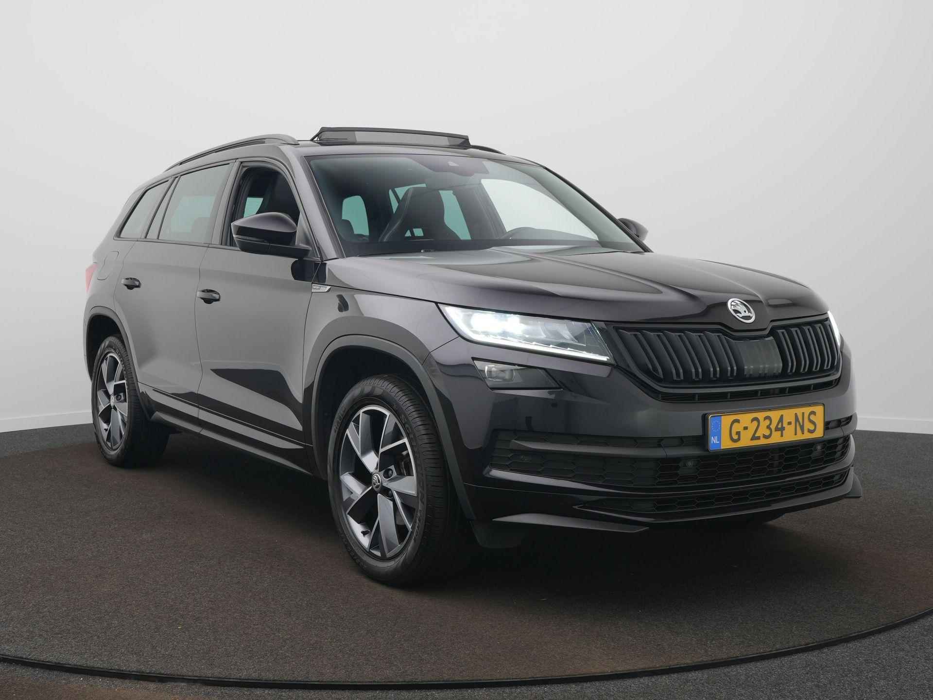 Skoda Kodiaq 1.5 TSI Sportline Business Panoramadak - Trekhaak - Navigatie - Canton sound systeem - 3/74