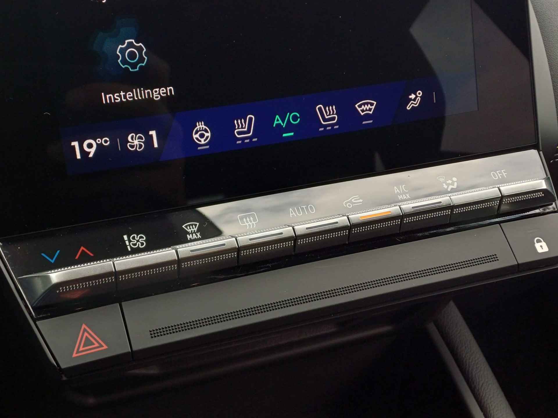 Renault Symbioz 1.6 E-Tech hybrid 145 iconic Automaat / Camera 360 / Climate Control / Lichtmetalen Velgen / Apple Carplay-Android Auto / Verwarmd Stuurwiel - 25/40