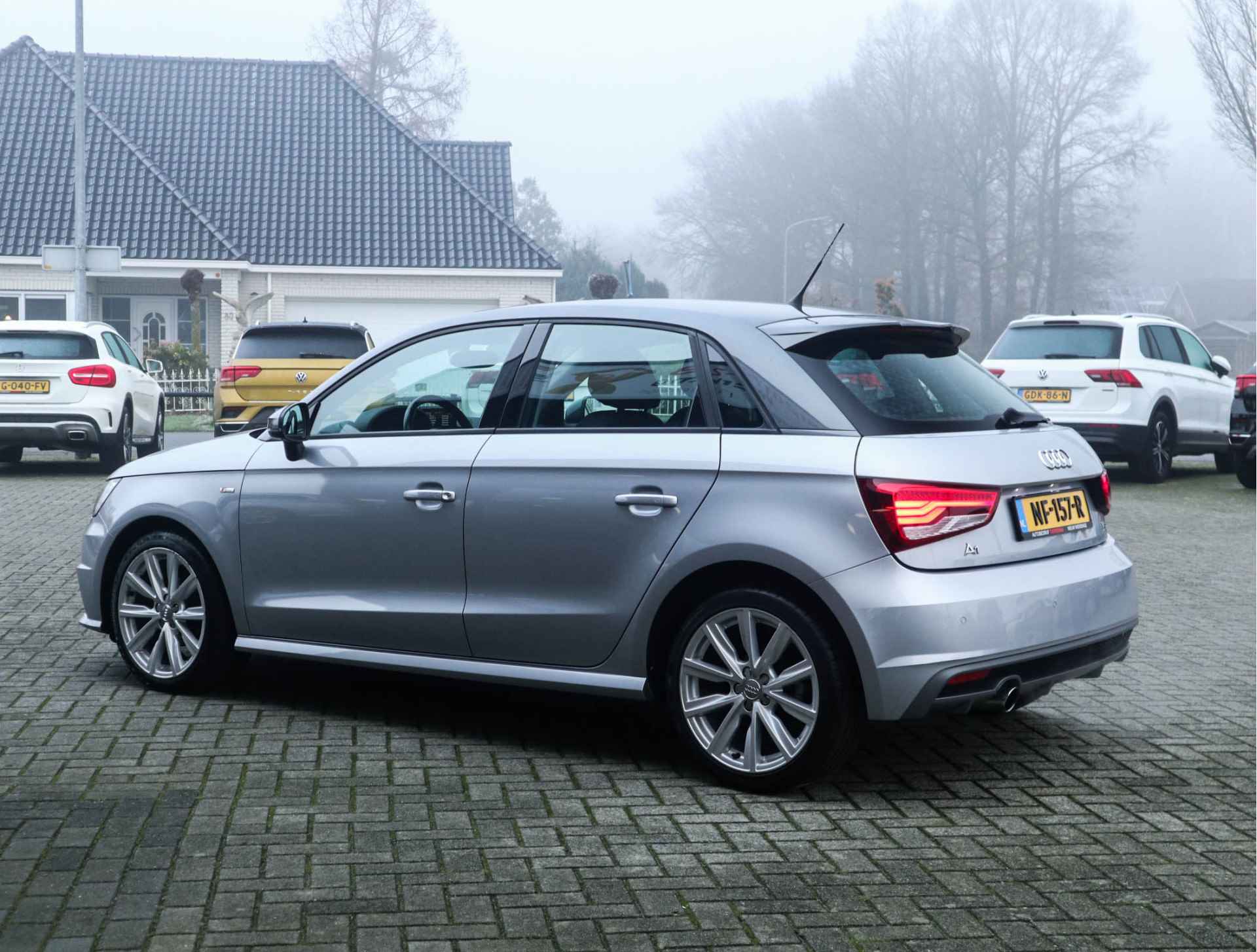 Audi A1 Sportback 1.0 TFSI Adrenalin Automaat/Navi/Airco/Cruise/Phone - 25/31