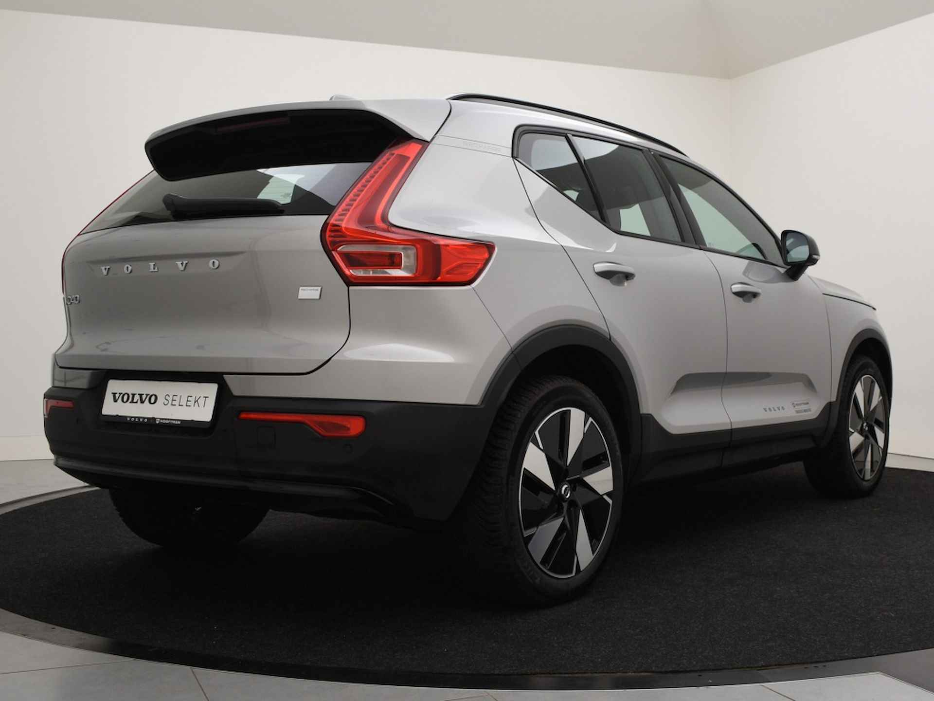 Volvo XC40 RECHARGE PURE ELECTRIC ESSENTIAL GOOGLE MAPS BLUETOOTH PARK ASSI - 3/34