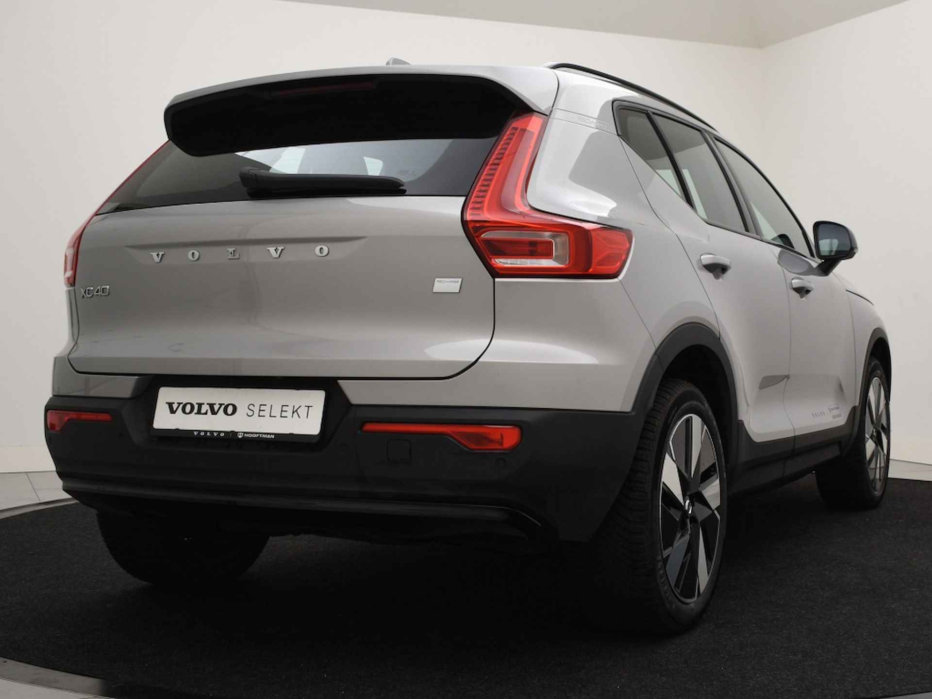 Volvo XC40 RECHARGE PURE ELECTRIC ESSENTIAL GOOGLE MAPS BLUETOOTH PARK ASSI - 4/34