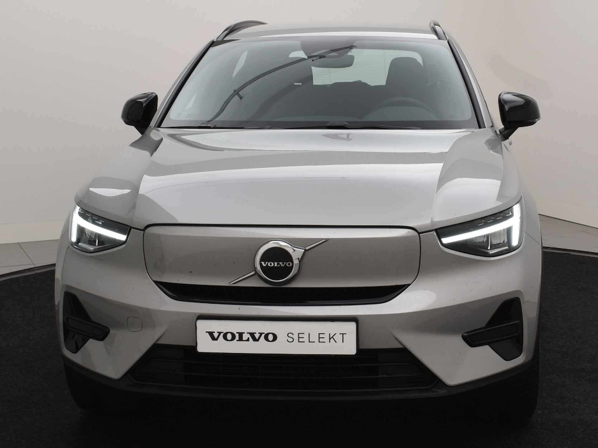 Volvo XC40 RECHARGE PURE ELECTRIC ESSENTIAL GOOGLE MAPS BLUETOOTH PARK ASSI - 34/34