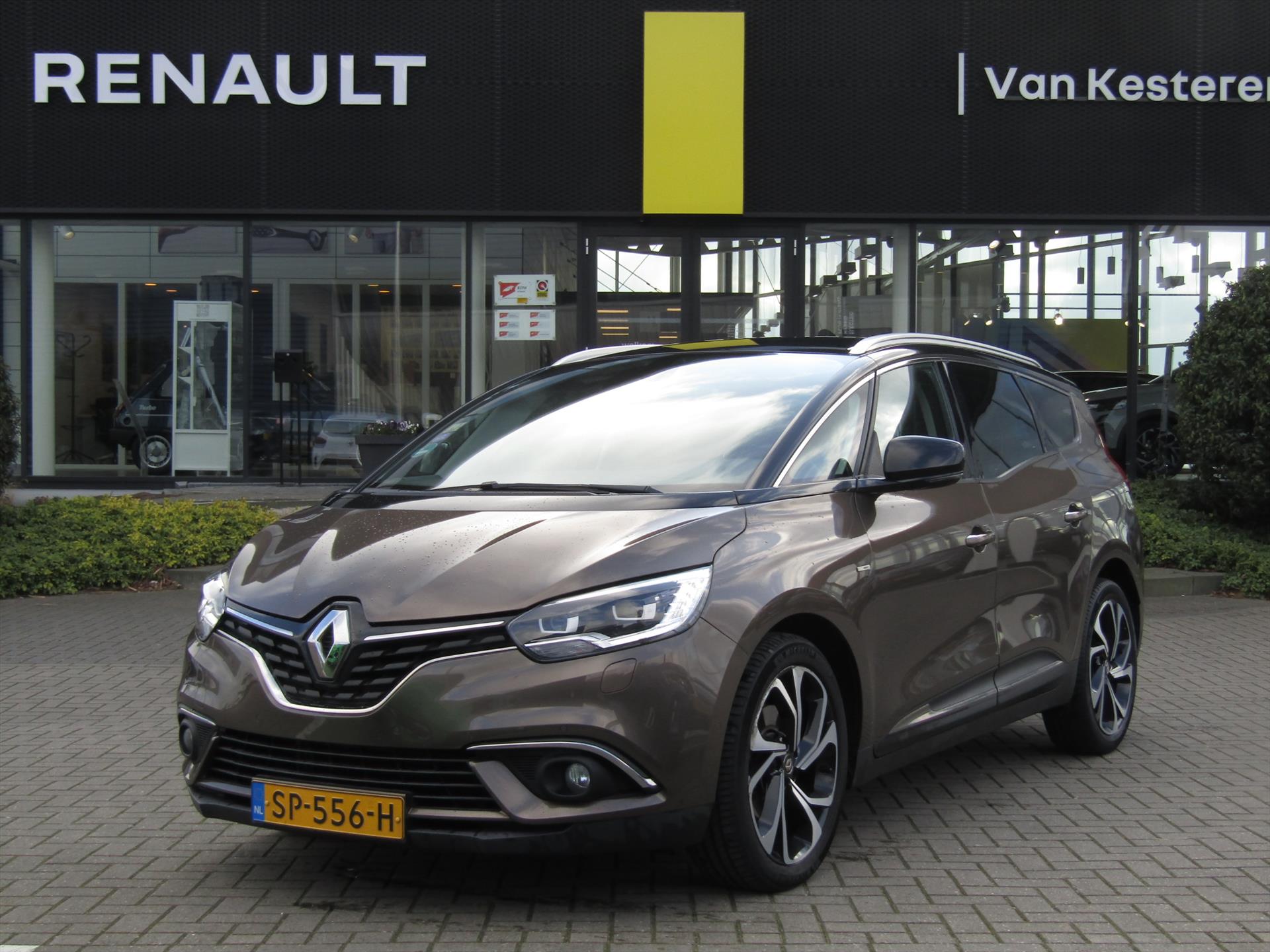 RENAULT Grand Scénic 1.3 TCe 140pk EDC Bose / Trekhaak / Navigatie / Camera / Blindspot