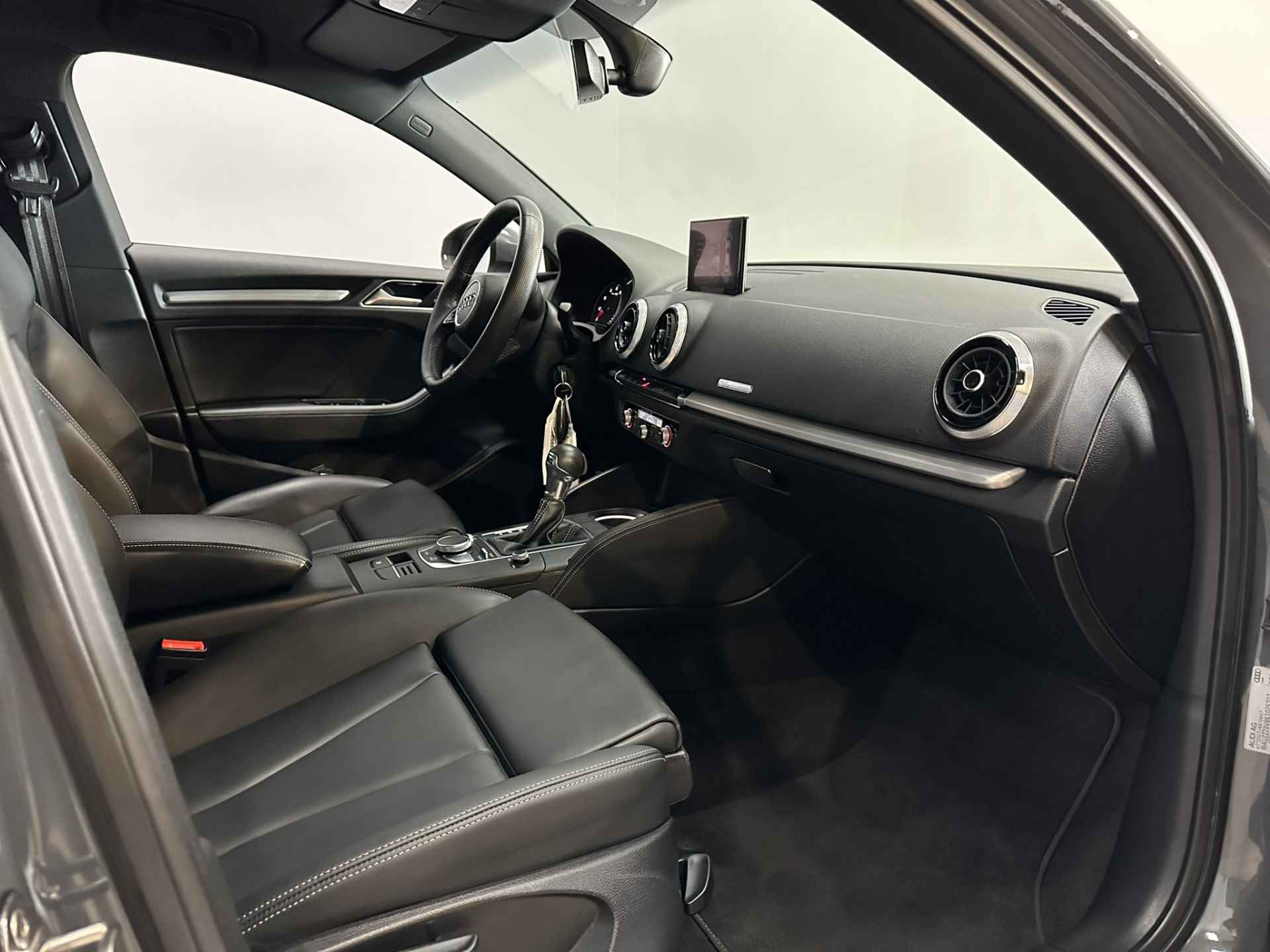 Audi A3 Limousine 35 TFSI 150 PK CoD Sport Edition S Line | Airco ECC | LED | Navigatie | Leer | Cruise Control | Isofix | NAP | - 22/34