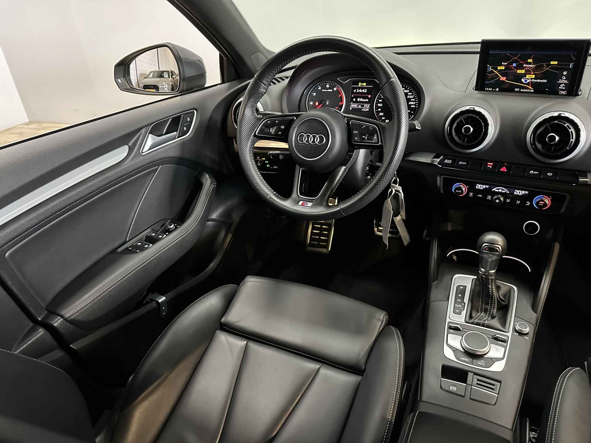Audi A3 Limousine 35 TFSI 150 PK CoD Sport Edition S Line | Airco ECC | LED | Navigatie | Leer | Cruise Control | Isofix | NAP | - 25/34