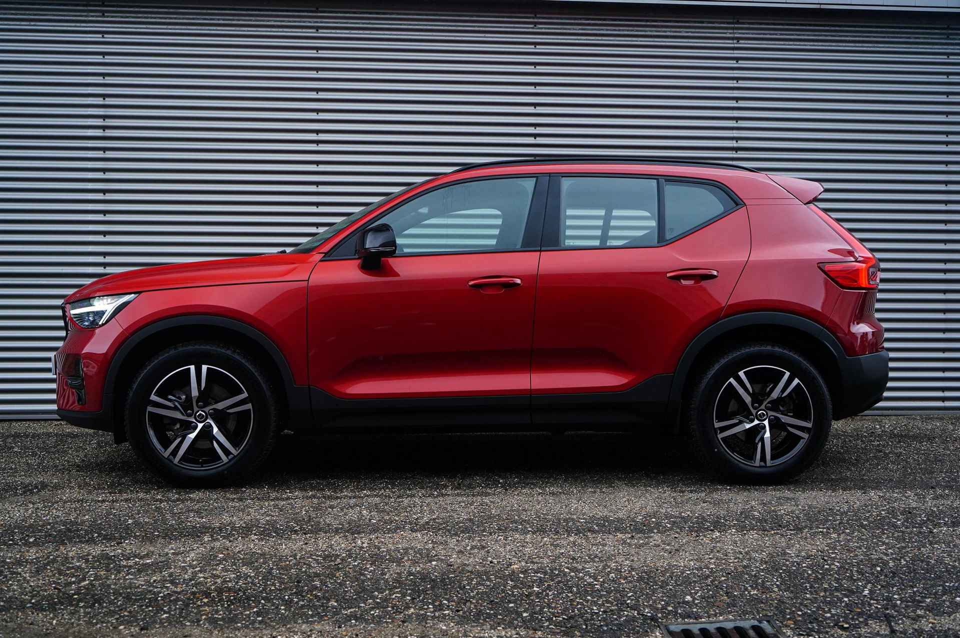 Volvo XC40 2.0 B4 Plus Dark | Google on Board | Internet | DAB+| Adaptieve Cruise controle | BLIS |  Climate Controle | spraak besturing | - 3/28