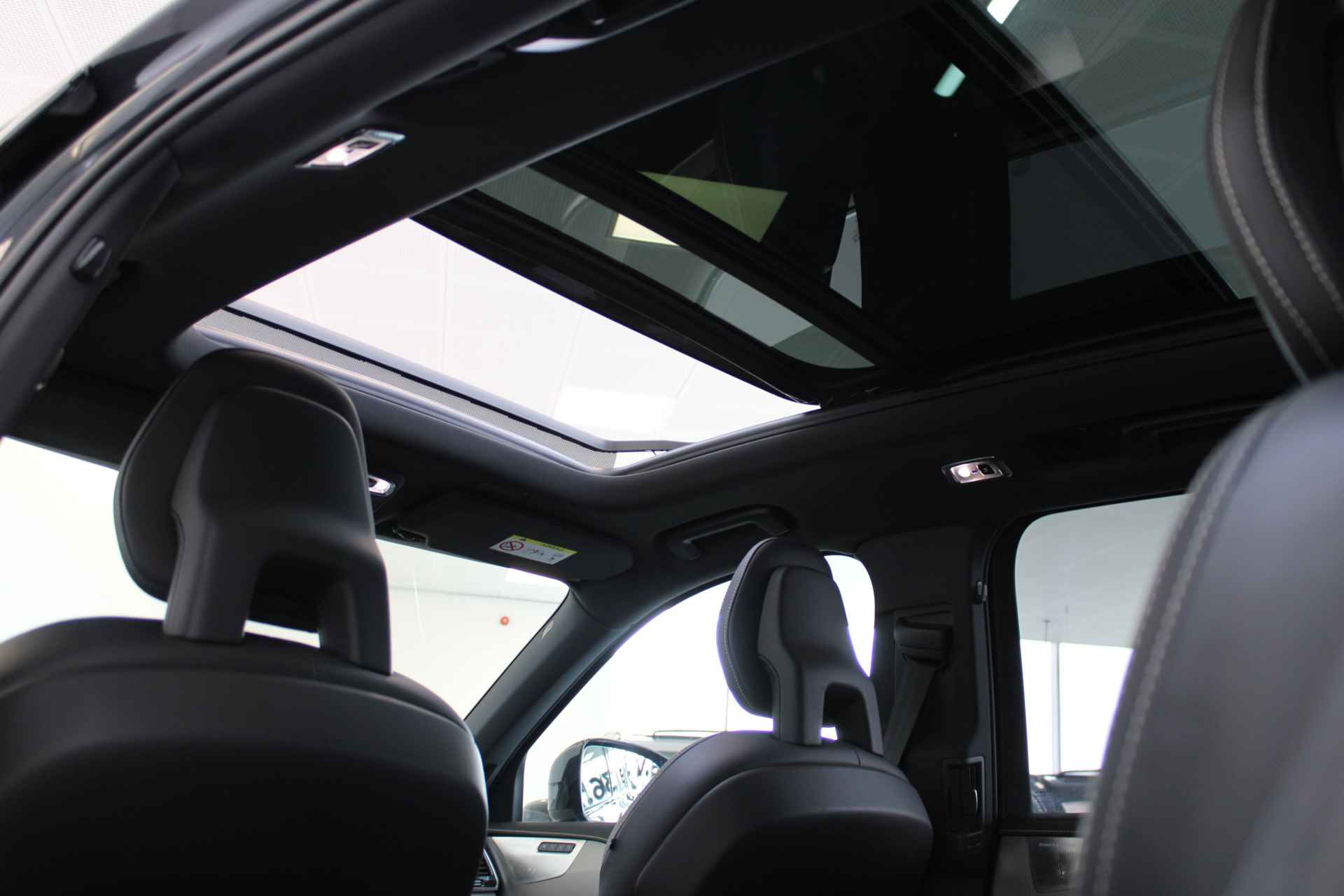 Volvo XC90 T8 390PK AWD R-Design | Full Option | B&W Audio | Luchtvering | Gelam Glas | Panoramadak | Trekhaak - 29/87