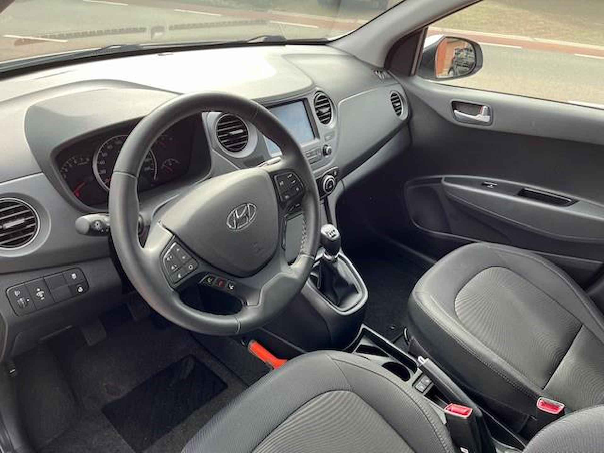 Hyundai i10 1.0i Premium Top uitvoering, navigatie,stoelverw. enz - 9/22
