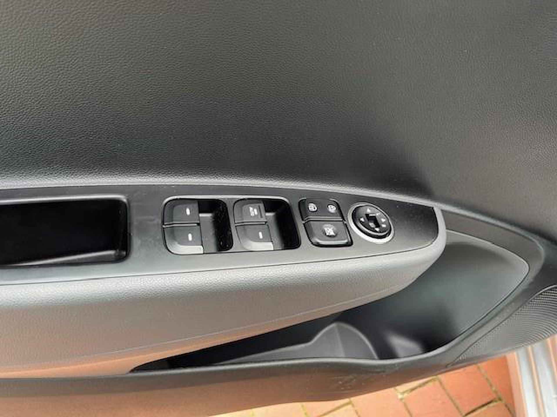 Hyundai i10 1.0i Premium Top uitvoering, navigatie,stoelverw. enz - 10/22