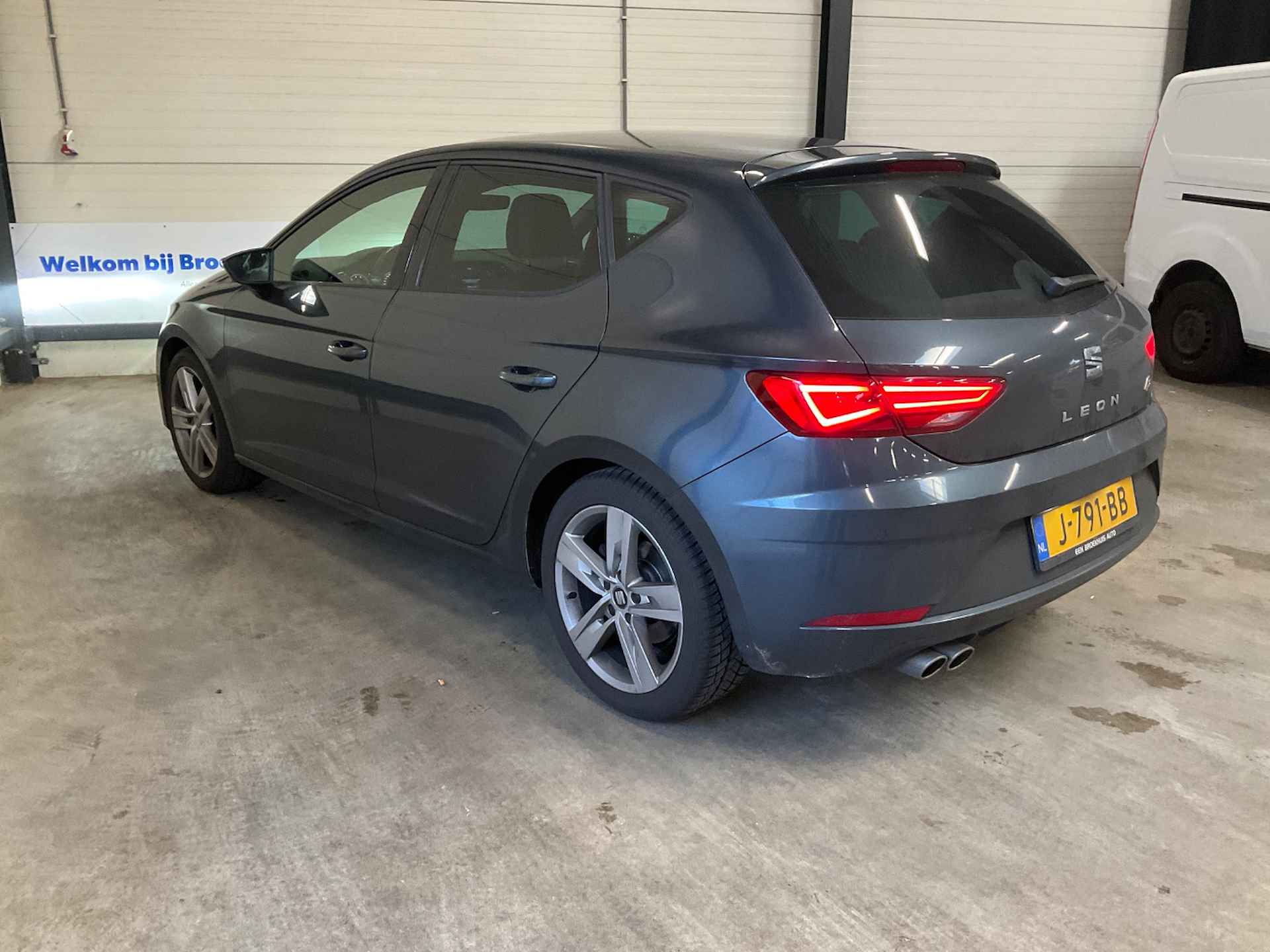 SEAT Leon 1.5 TSI 150 pk FR Ultimate Edition 7-DSG | Achteruitrijcamera | Navigatie | Stoelverwarming | - 4/6