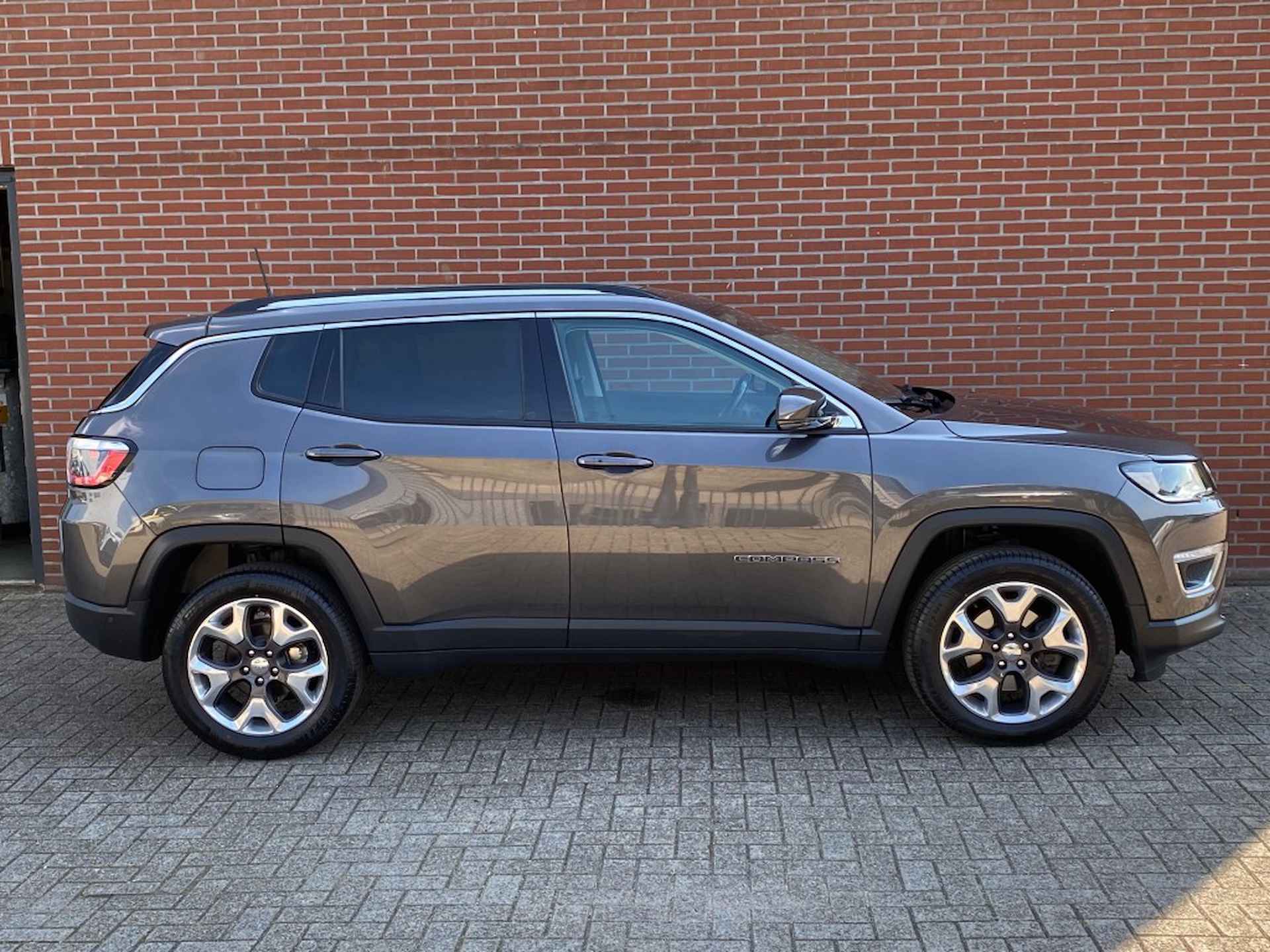 JEEP Compass 1.4 M.AIR Limited 4X4 / AUTOMAAT / NAVI / LEER / CARPLAY / CAMER - 24/27