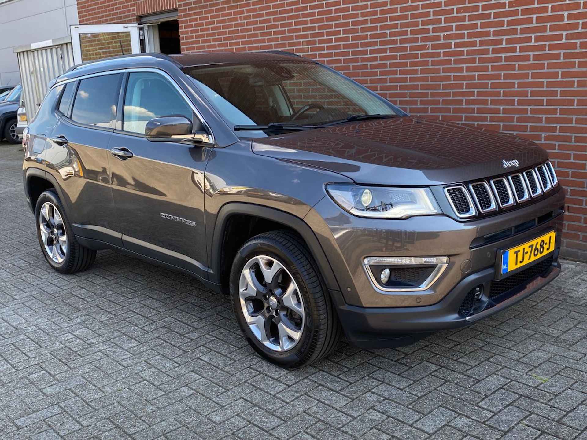 JEEP Compass 1.4 M.AIR Limited 4X4 / AUTOMAAT / NAVI / LEER / CARPLAY / CAMER - 25/27