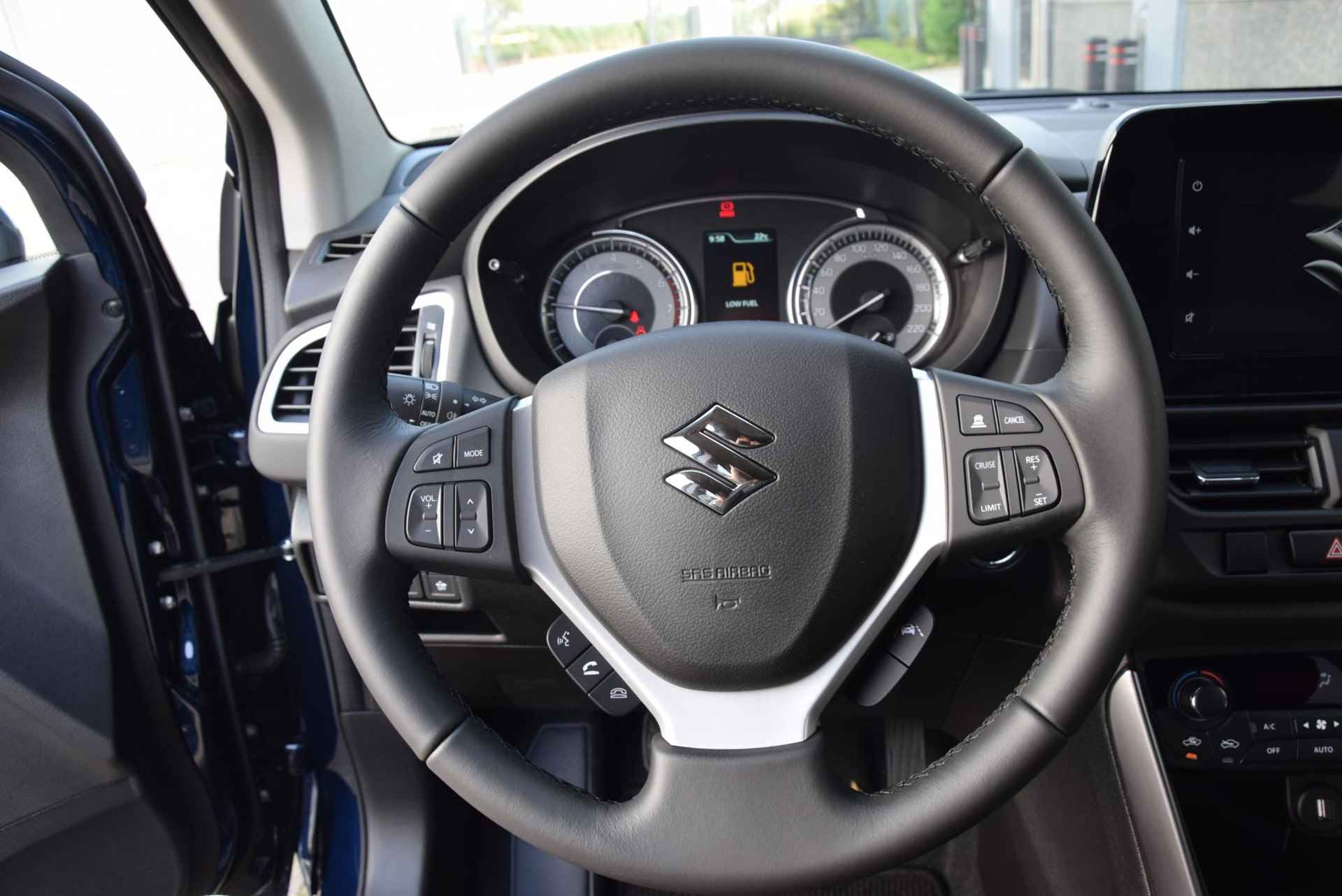 Suzuki S-Cross 1.4 Boosterjet Select Smart Hybrid | Rijklaar inclusief metallic lak voor € 31.944,- uw voordeel € 1.500,- - 18/35