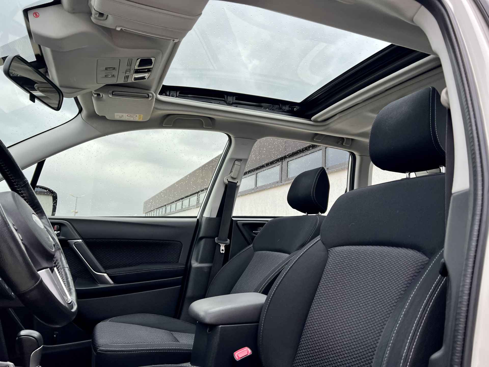 Subaru Forester 2.0 Luxury150PK AWD | Pano-Dak | Trekhaak | Navi | Cruise | Camera | Dealer onderhouden | | Winterset als optie leverbaar | % Bovag Occasion Partner % - 22/58