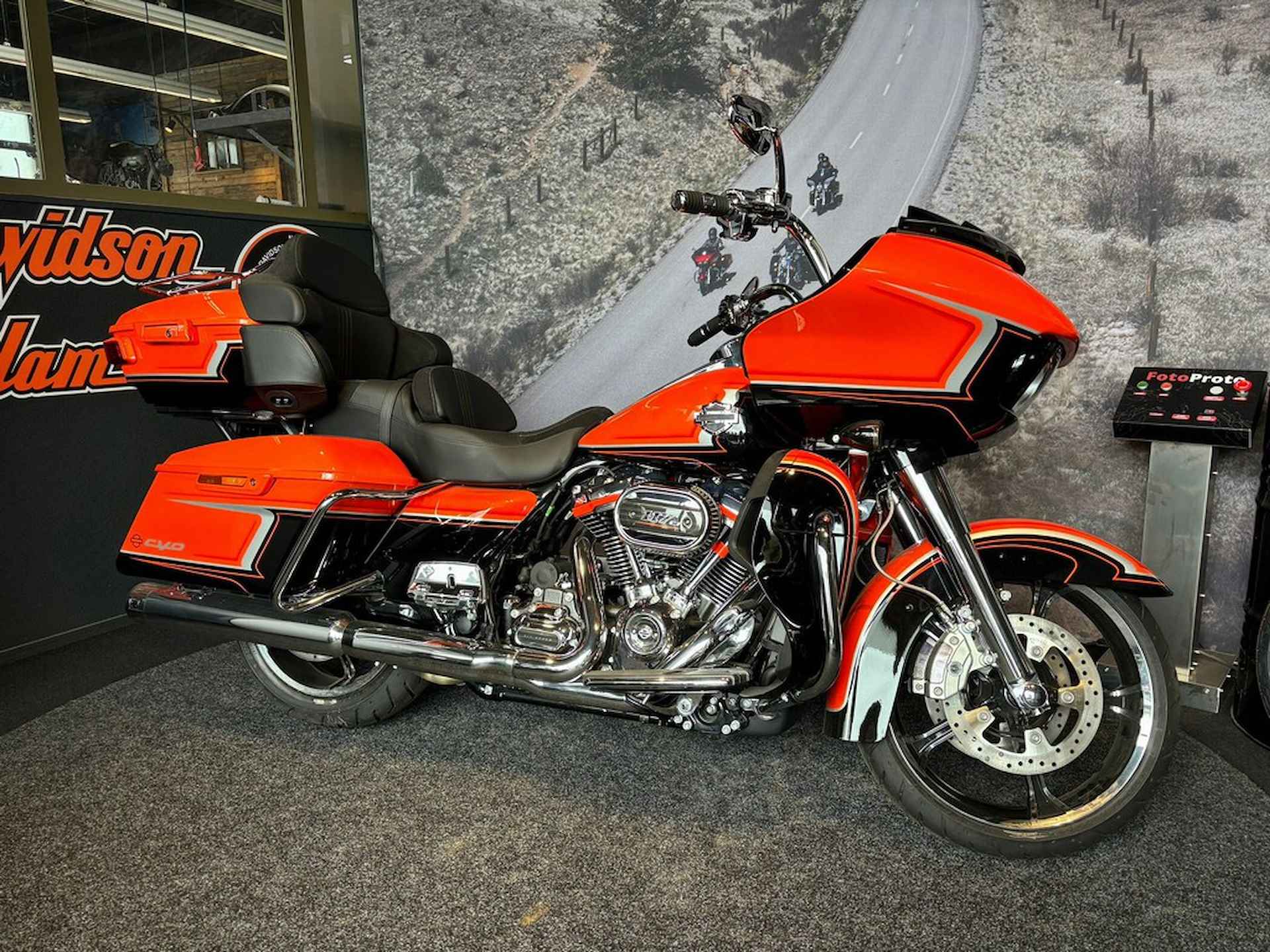 Harley-Davidson FLTRKSE CVO ROAD GLIDE LIMITED - 3/20