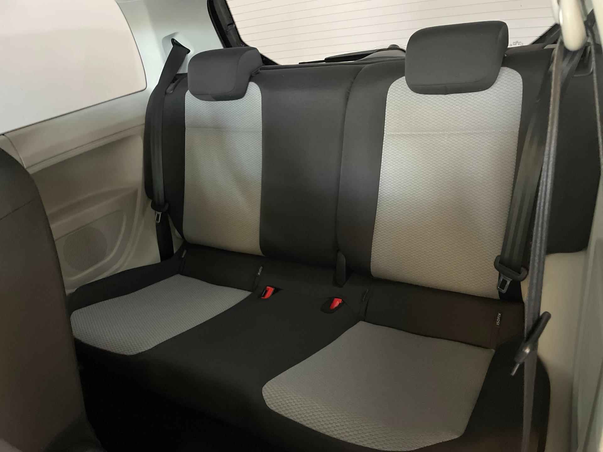 SEAT Mii 1.0 Style AIRCO ELEK RAMEN CENT STRIPING PRIVACY GLAS SPEC INTERIEUR NIEUWSTAAT - 32/35