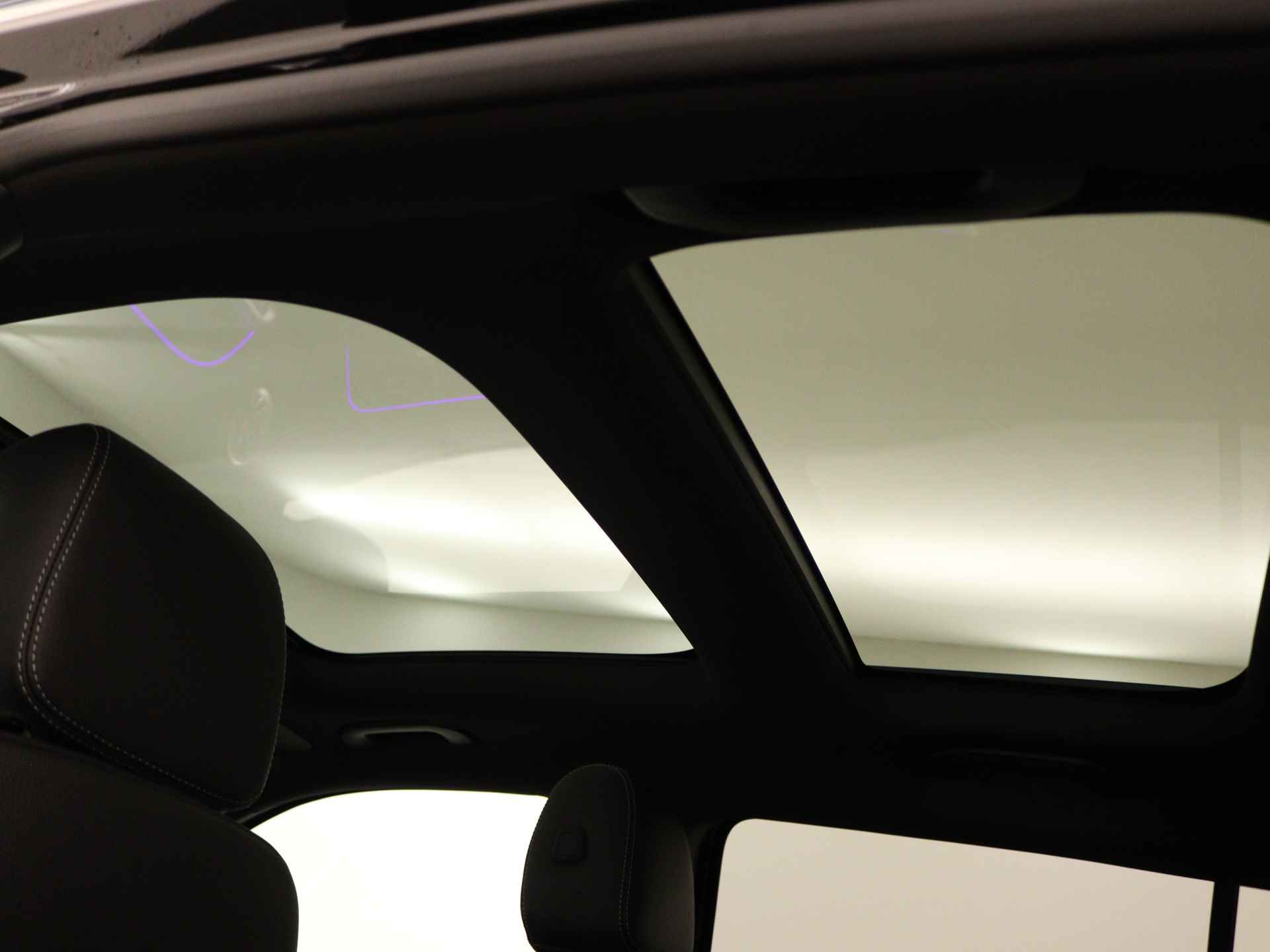 Mercedes-Benz GLB 35 AMG 4MATIC | Premium Plus pakket | MBUX Augmented reality | AMG Nightpakket | Lederpakket | Dashcam | Smartphone integratie | Keyless-Go comfortpakket | EASY PACK achterklep | Head-up display | Multibeam Led | - 15/37