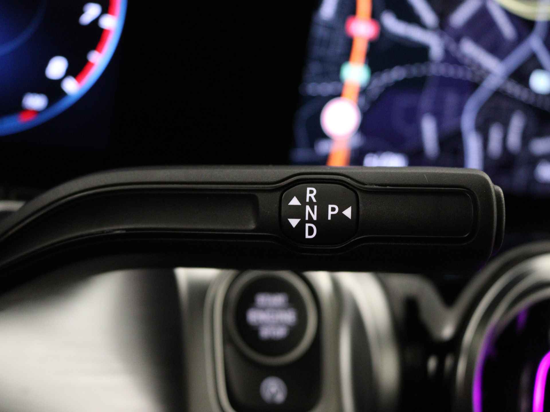Mercedes-Benz GLB 35 AMG 4MATIC | Premium Plus pakket | MBUX Augmented reality | AMG Nightpakket | Lederpakket | Dashcam | Smartphone integratie | Keyless-Go comfortpakket | EASY PACK achterklep | Head-up display | Multibeam Led | - 18/37