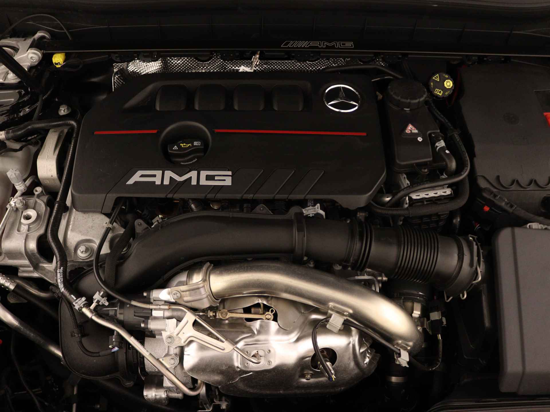 Mercedes-Benz GLB 35 AMG 4MATIC | Premium Plus pakket | MBUX Augmented reality | AMG Nightpakket | Lederpakket | Dashcam | Smartphone integratie | Keyless-Go comfortpakket | EASY PACK achterklep | Head-up display | Multibeam Led | - 34/37