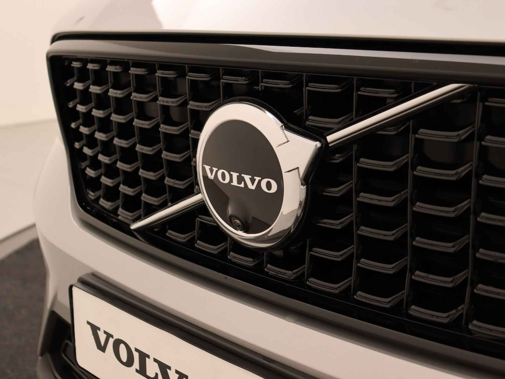 Volvo XC40 B4 AUT(7) PLUS DARK SCHUIFDAK 360GR CAM ACC BLIS STOELVERWARMING - 39/45