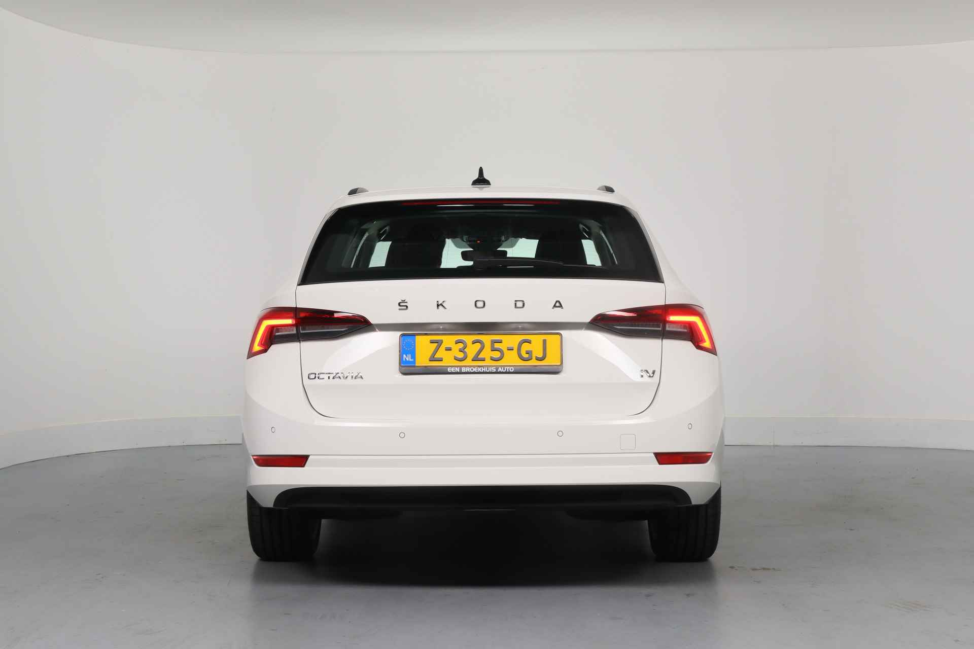 Škoda Octavia Combi 1.4 TSI iV PHEV Business Edition | 1e Eigenaar! | Clima | Apple Carplay/ Android Auto | LED | Parkeersensoren | Keyless | - 6/38