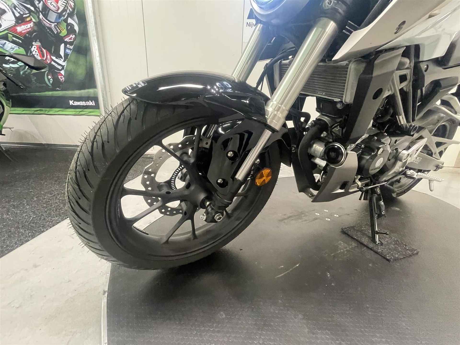 Honda CB 125 R ABS - 2024 - 4/16