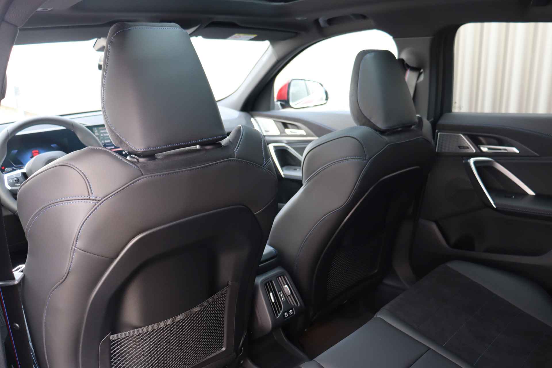 BMW X2 sDrive20i High Executive M Sport Automaat / Panoramadak / Sportstoelen / Parking Assistant Plus / Adaptieve LED / Comfort Access / Head-Up / Live Cockpit Professional - 18/19