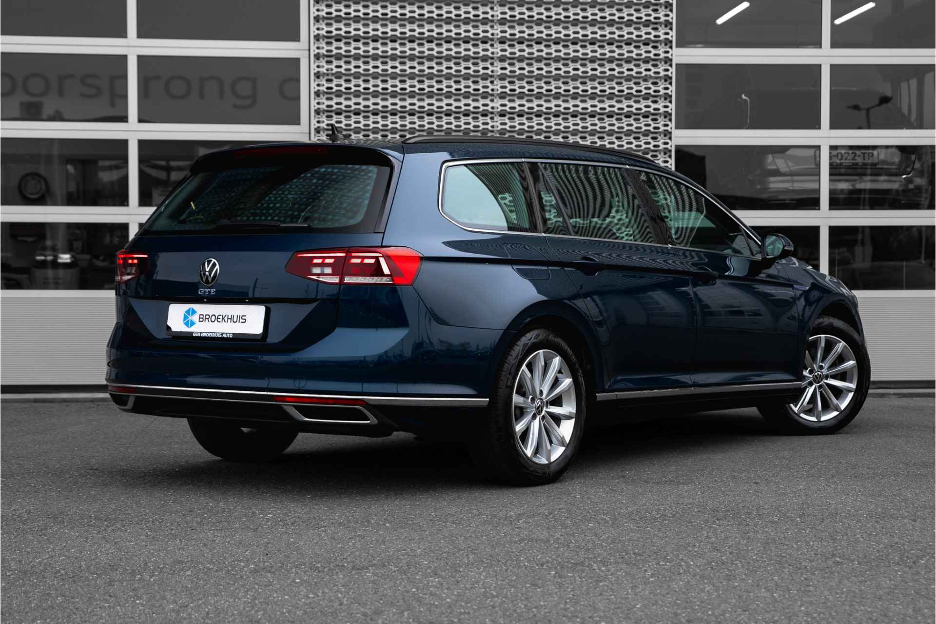 Volkswagen Passat Variant 1.4 TSI PHEV GTE Business | Automaat | Camera | Stoelverwarming | Navigatie - 3/30