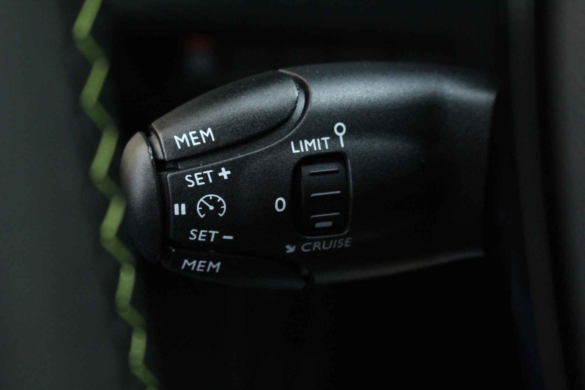 Peugeot e-208 GT 3-FASE 350KM | # | Navi | Camera | St. verwarming | Keyless | 10" scherm | Donker glas | Park Assist V 17" LMV | Cruise & Climate C. | - 16/43