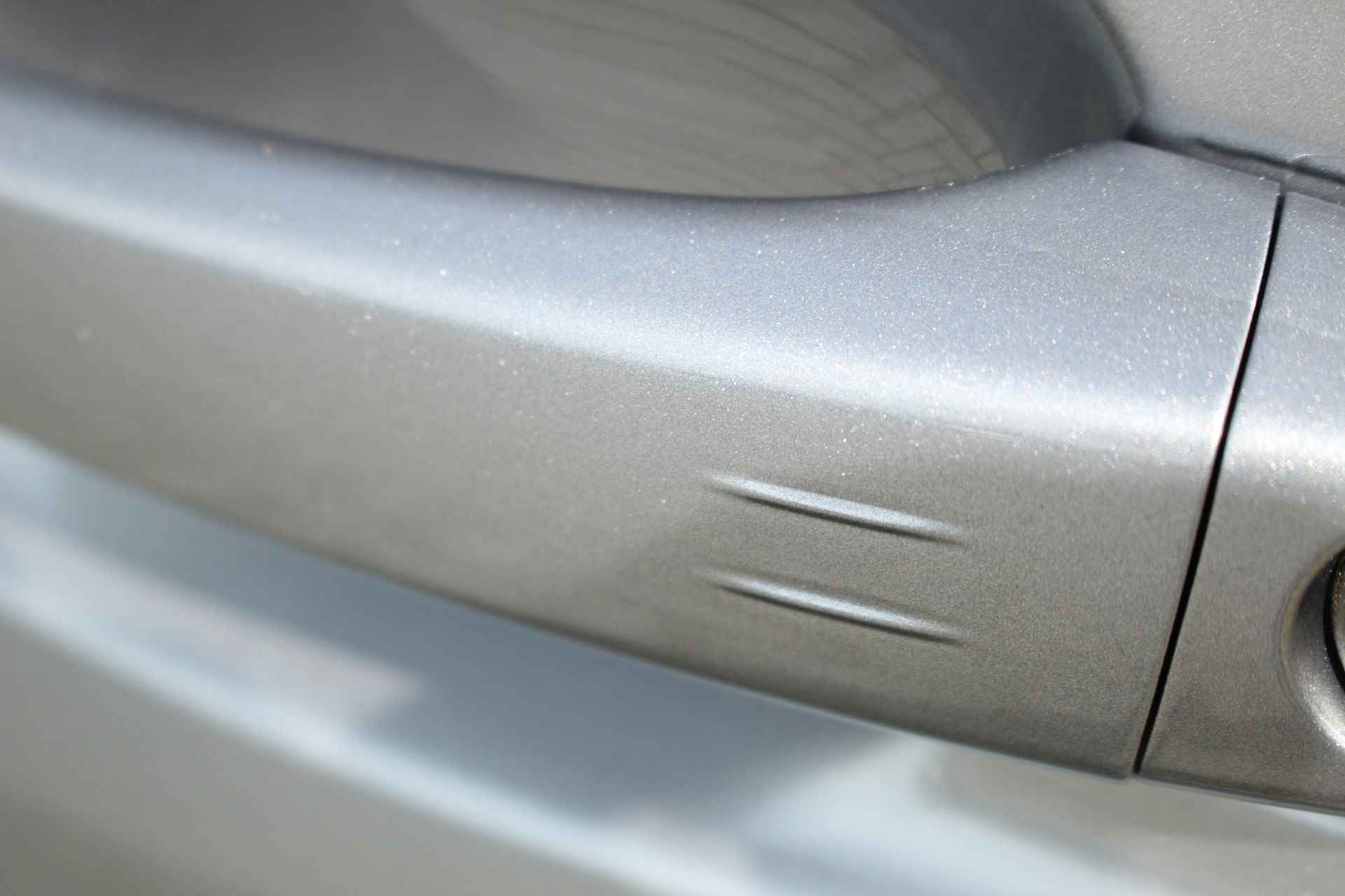 Peugeot e-208 GT 3-FASE 350KM | # | Navi | Camera | St. verwarming | Keyless | 10" scherm | Donker glas | Park Assist V 17" LMV | Cruise & Climate C. | - 39/43