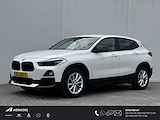 BMW X2 sDrive20i Executive Edition / Head up display / Elektrische kofferbak / Achteruitrijcamera / Navigatie / Cruise control / Bluetooth