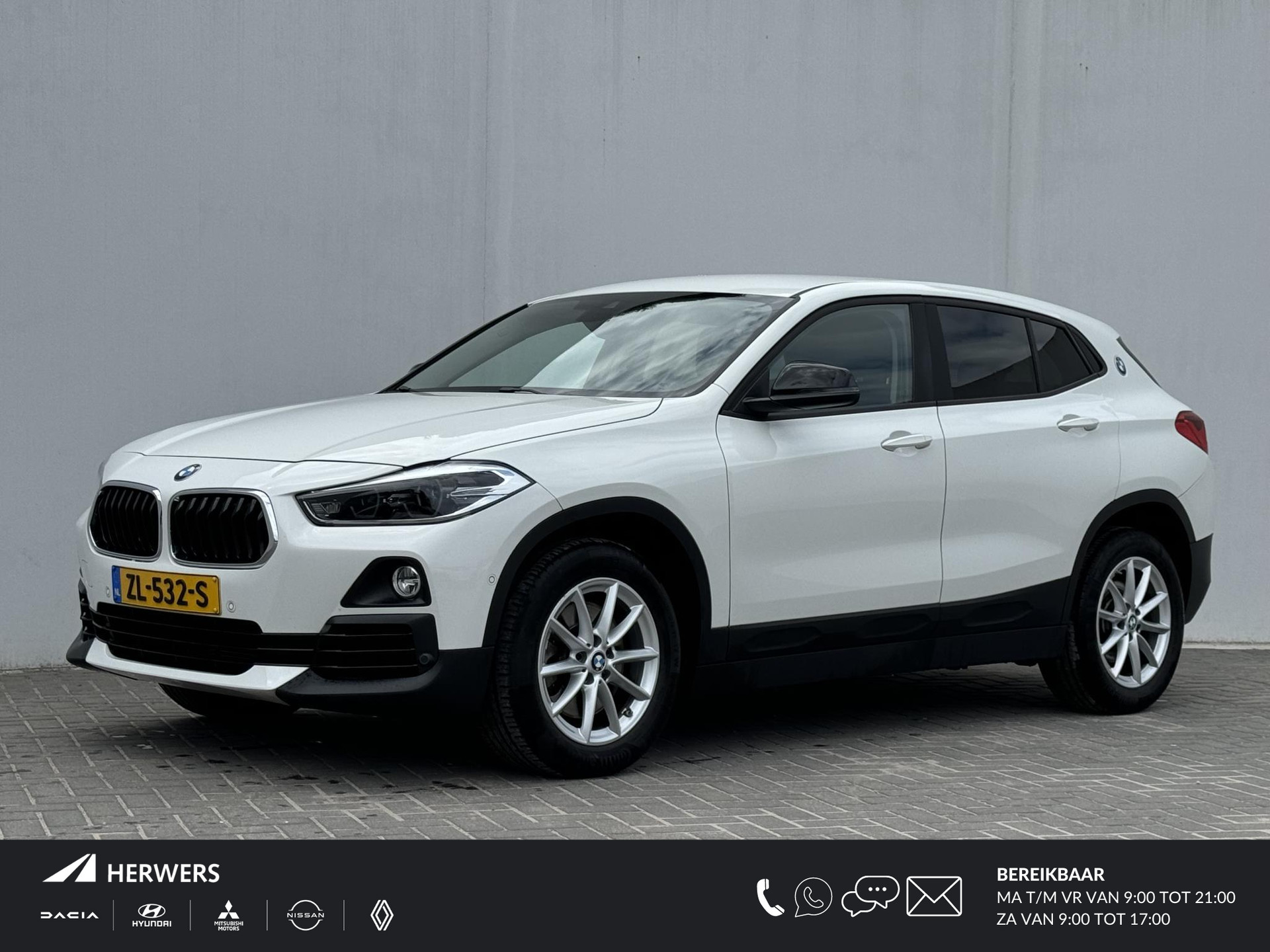 BMW X2 sDrive20i Executive Edition / Head up display / Elektrische kofferbak / Achteruitrijcamera / Navigatie / Cruise control / Bluetooth