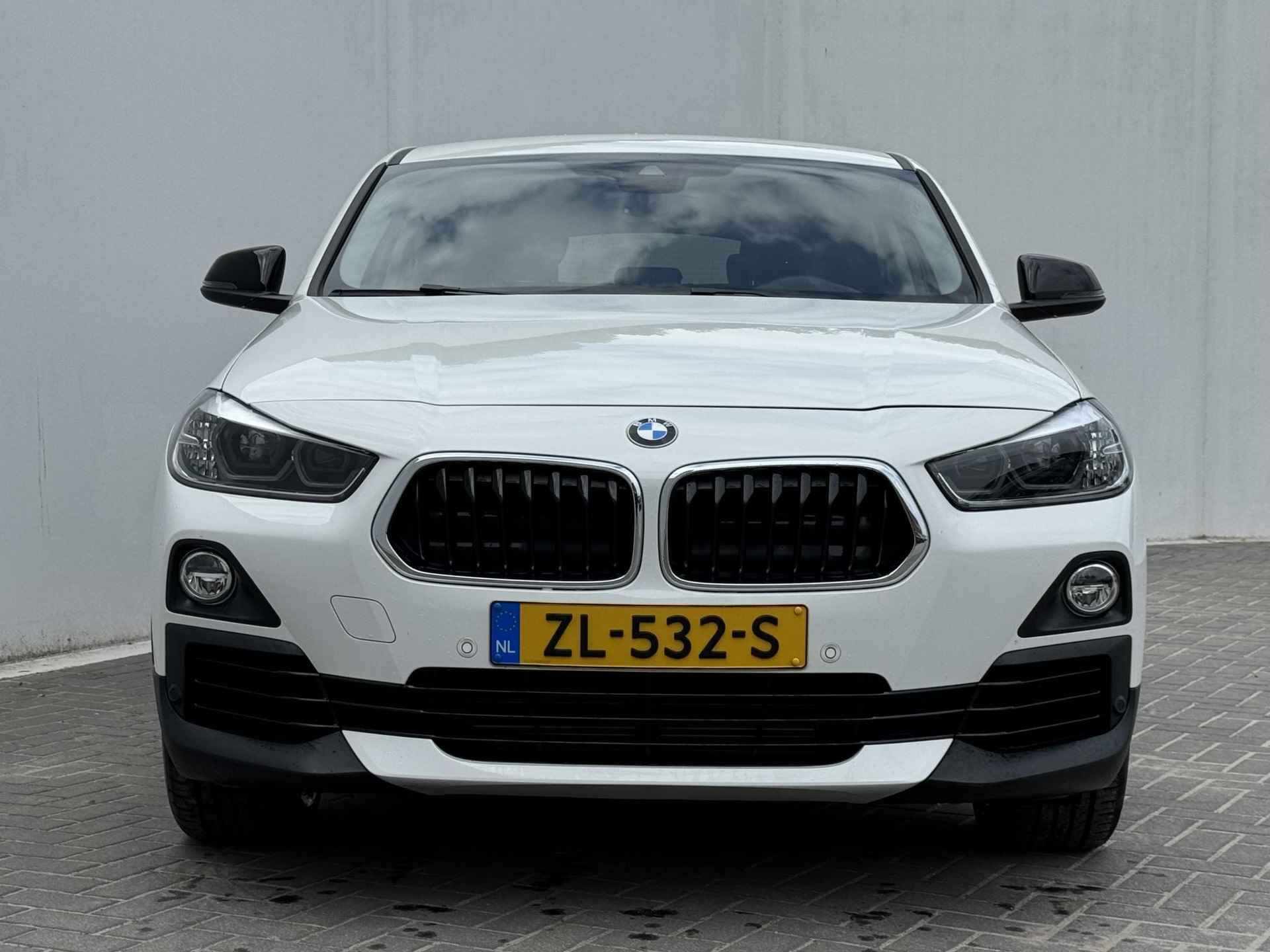 BMW X2 sDrive20i Executive Edition / Head up display / Elektrische kofferbak / Achteruitrijcamera / Navigatie / Cruise control / Bluetooth - 10/42