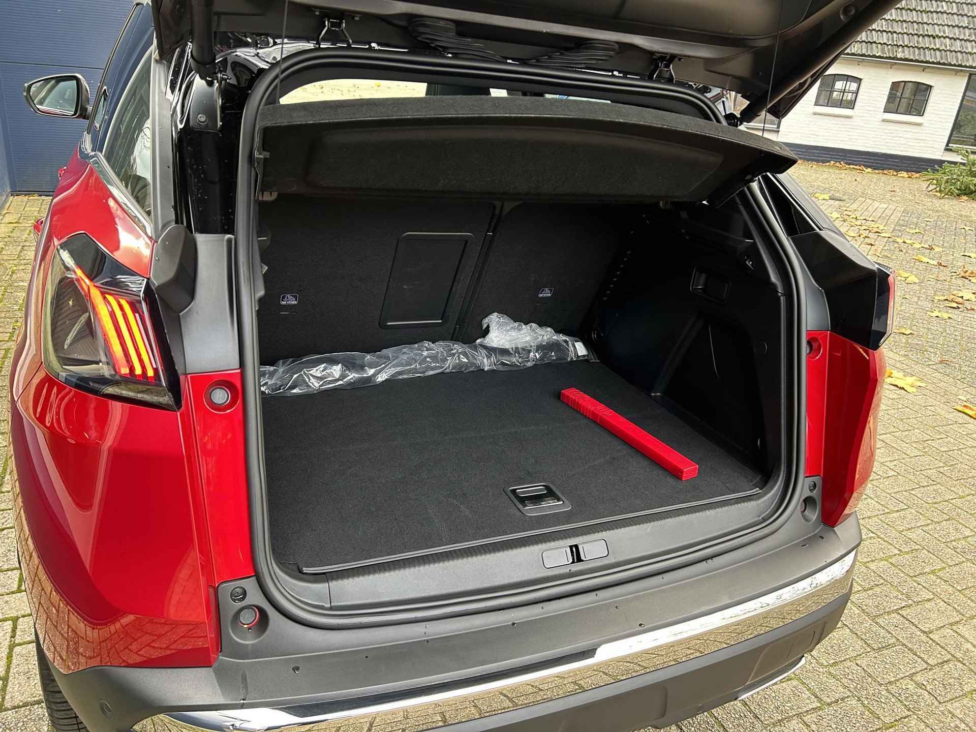 Peugeot 3008 1.6 HYbrid 225 GT Pack Business | 12-2022 !| Meest Complete Uitvoering | Panoramisch Schuif-/Kanteldak | FOCAL HiFi | Alcantara Bekleding | Stoelverwarming | Full LED Verlichting | Keyless Entry | Navigatie | Night Vision | Adaptive Cruise Control | 360 Graden Camera | Dode Hoek Detectie | 19 Inch Lichtmetalen Velgen | - 10/58