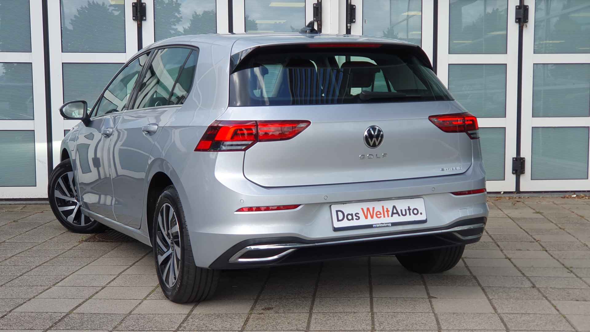 Volkswagen Golf 1.4 eHybrid Style / Digitale Cockpit / Stoel + Stuurverwarming / Parkeersensoren V+A / 16" LMV - 6/32