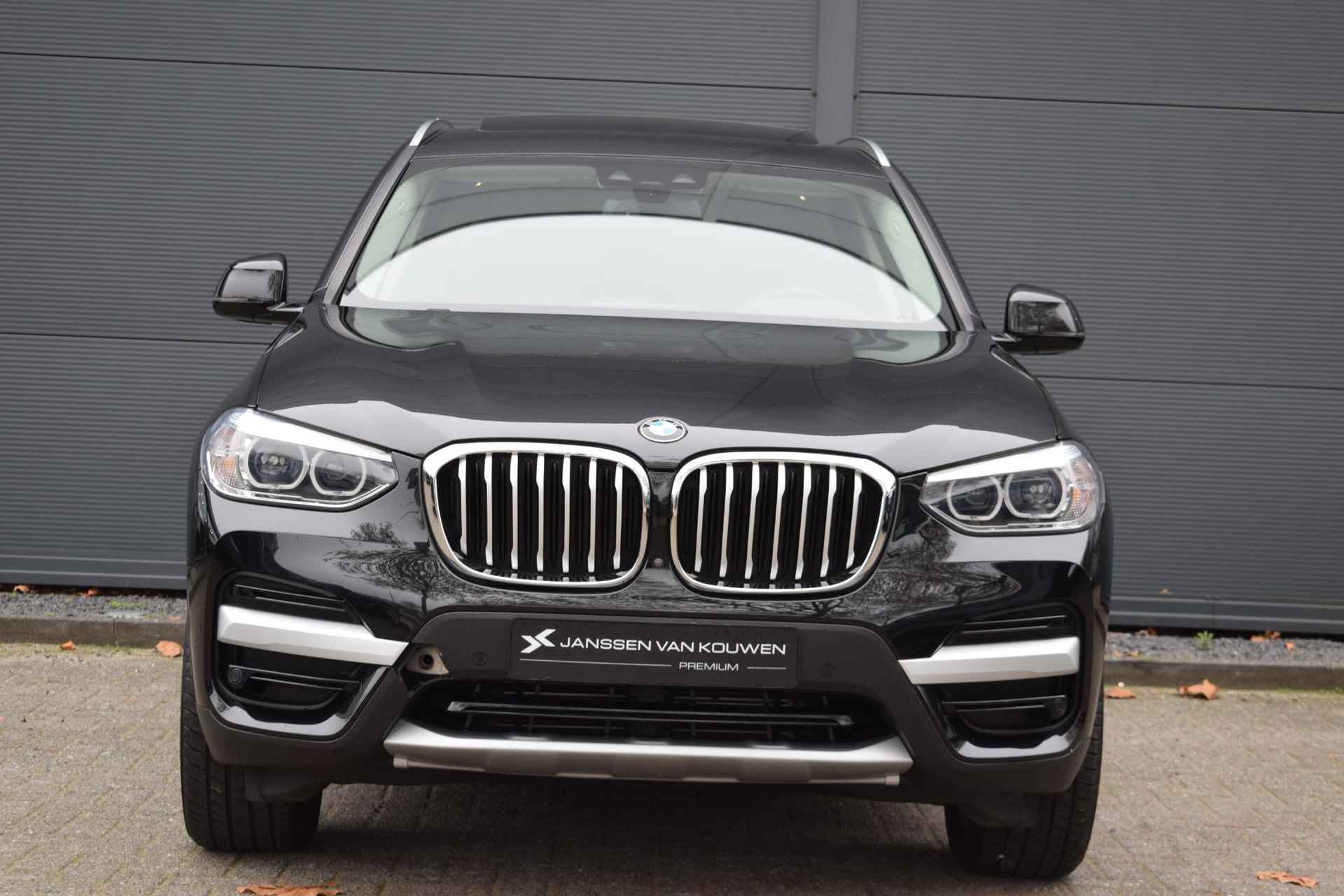 BMW X3 xDrive30e xLine / Panoramadak / Head-Up HiFi / Keyless - 2/63