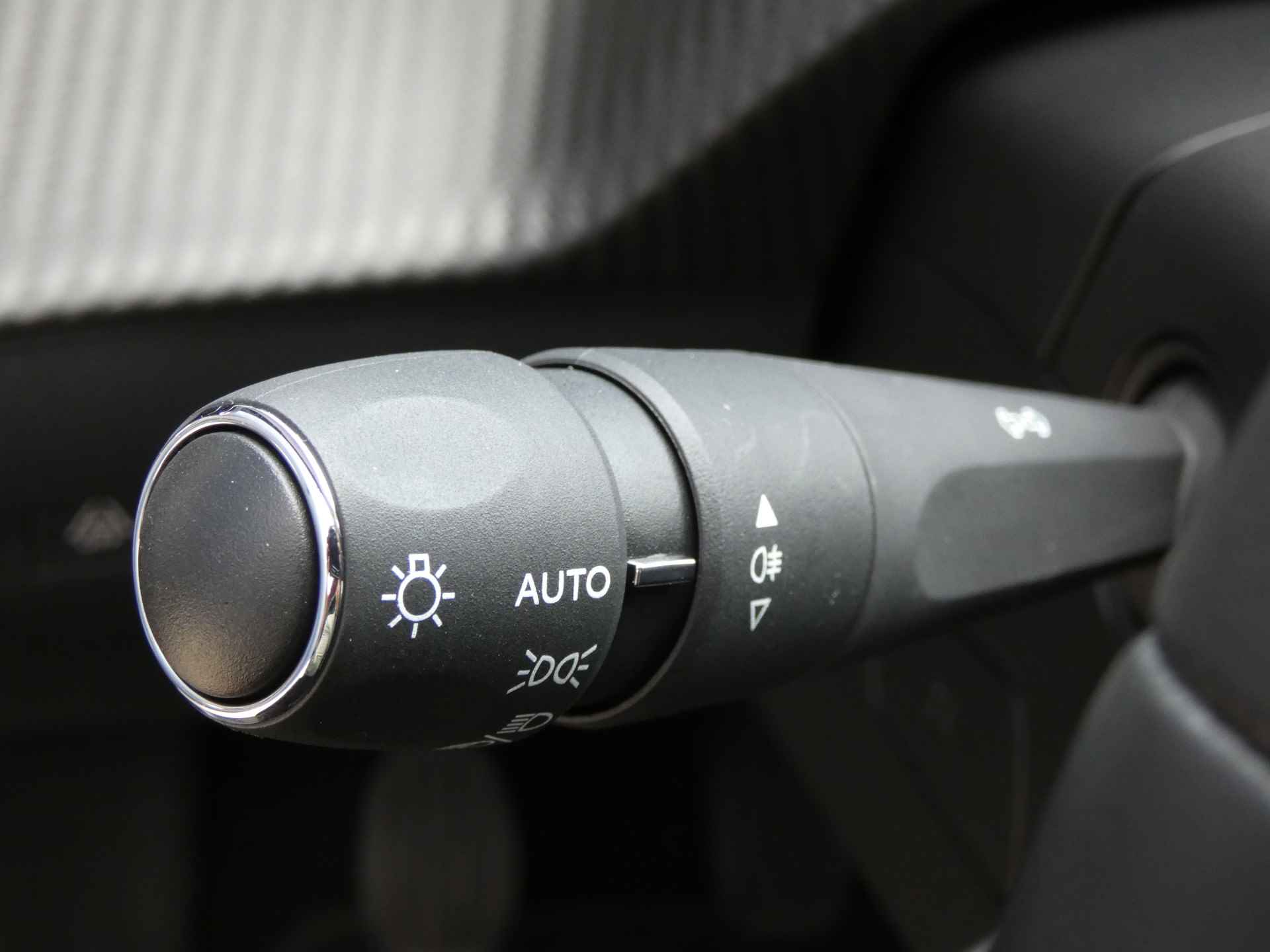 Peugeot 208 1.2 PureTech Allure Camera\Navigatie| - 31/47